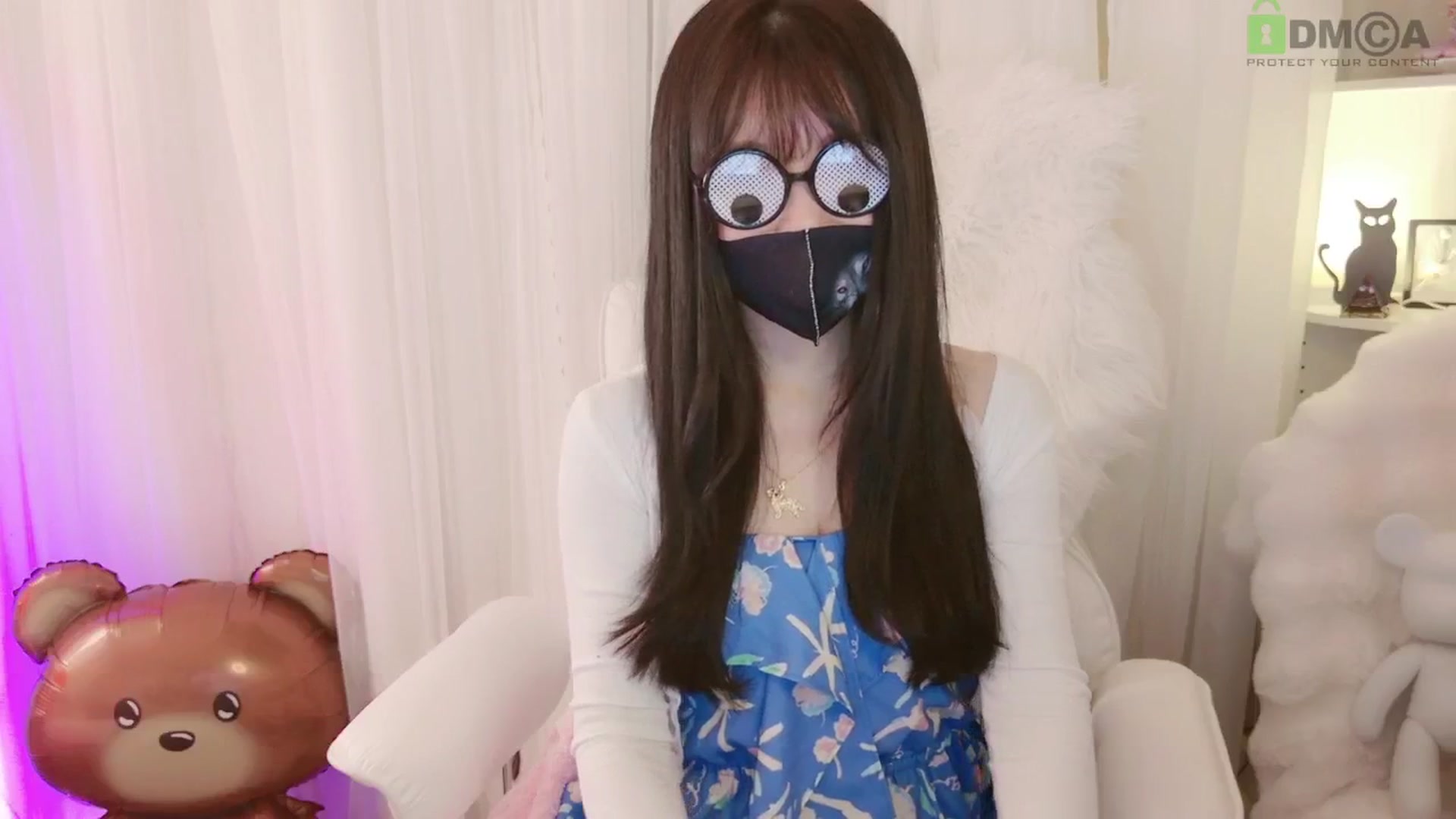 Gallery image thumbnail from meowtheworld's myfreecams stream on, 07/05/2025, 06:00 image 2 of 20