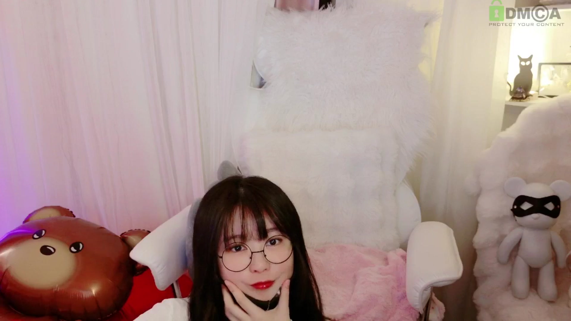 Gallery image thumbnail from meowtheworld's myfreecams stream on, 07/06/2025, 05:32 image 7 of 20