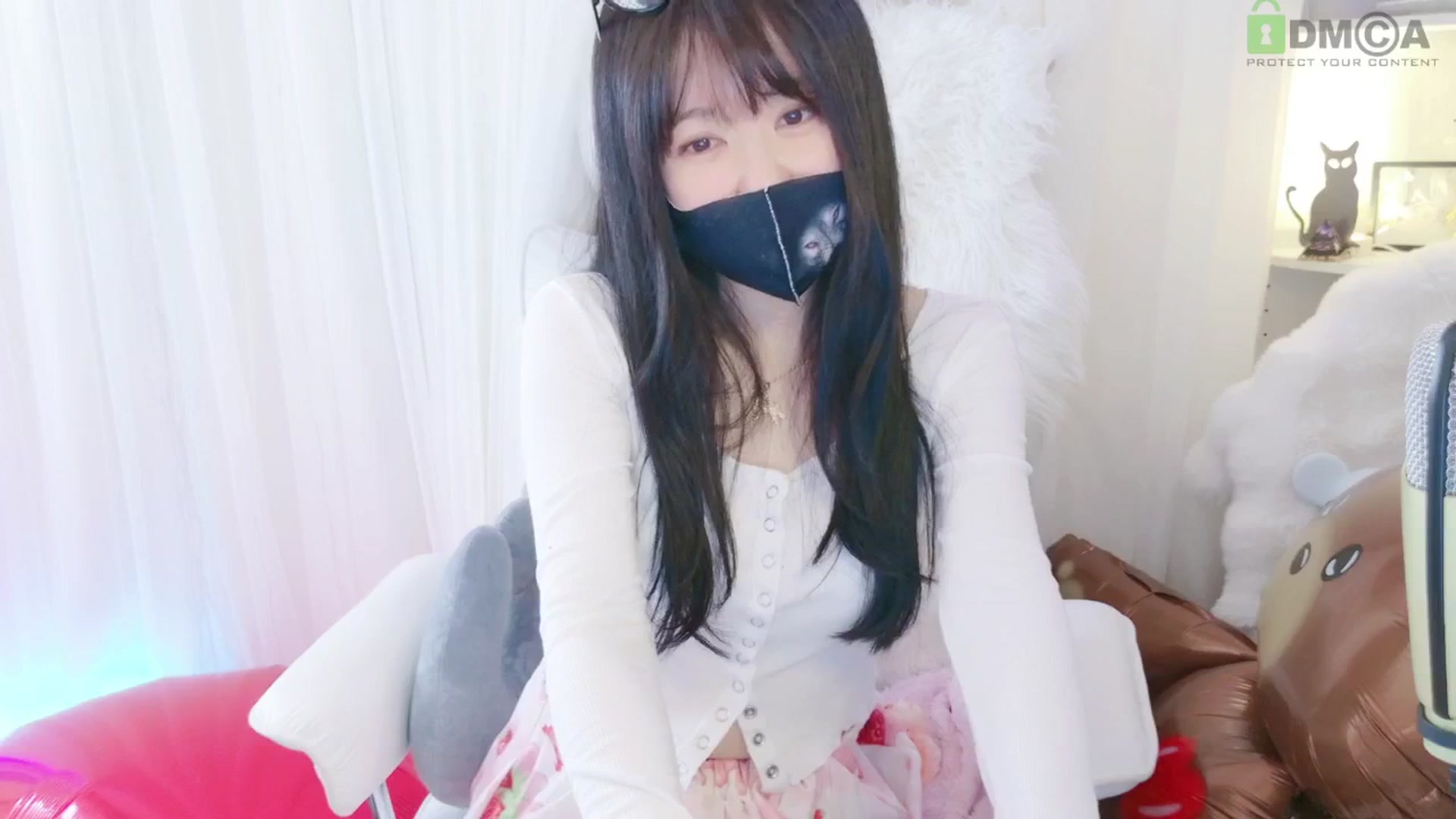 Gallery image thumbnail from meowtheworld's myfreecams stream on, 07/06/2025, 05:32 image 14 of 20