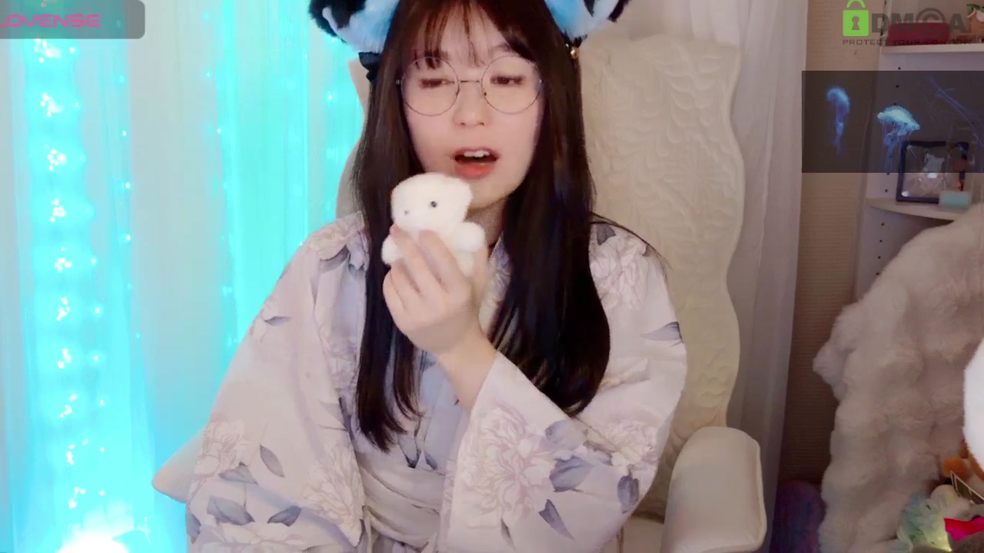 Gallery image thumbnail from meowtheworld's myfreecams stream on, 07/26/2025, 08:36 image 10 of 20