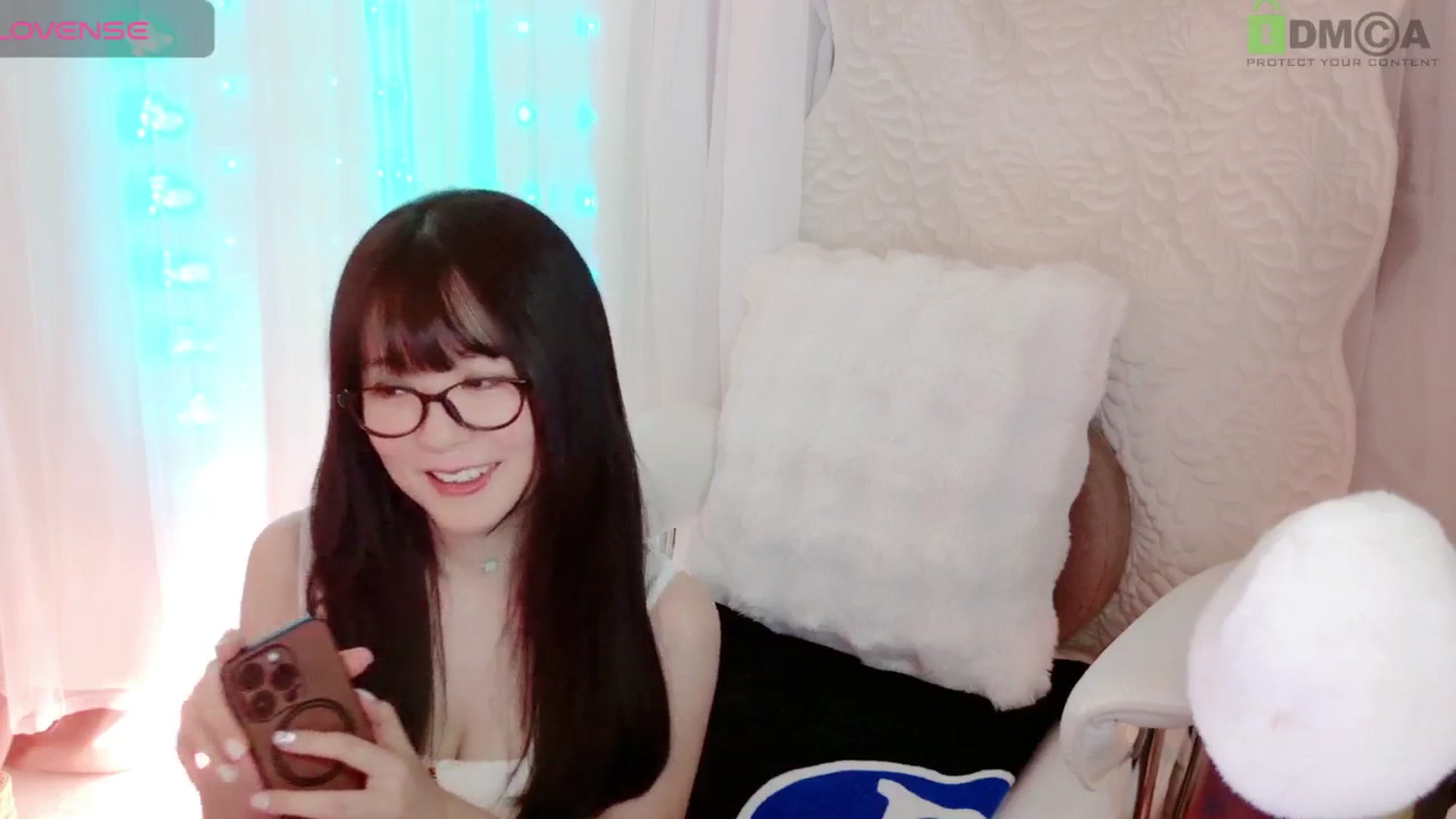 Gallery image thumbnail from meowtheworld's myfreecams stream on, 07/27/2025, 06:28 image 10 of 20