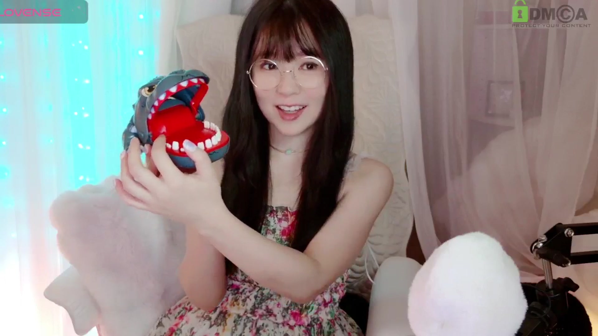 Gallery image thumbnail from meowtheworld's myfreecams stream on, 07/27/2025, 08:25 image 8 of 20