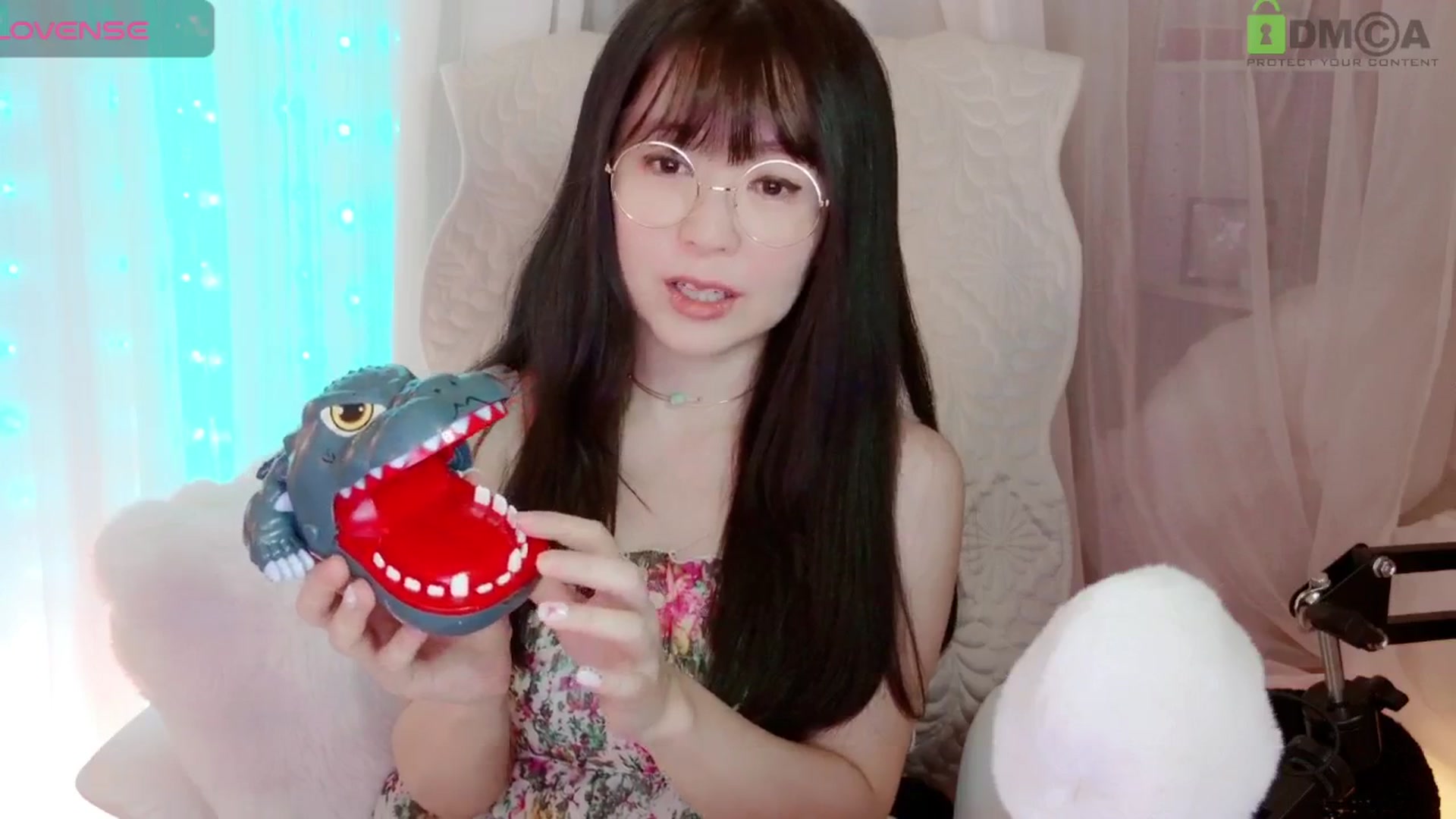 Gallery image thumbnail from meowtheworld's myfreecams stream on, 07/27/2025, 08:25 image 13 of 20