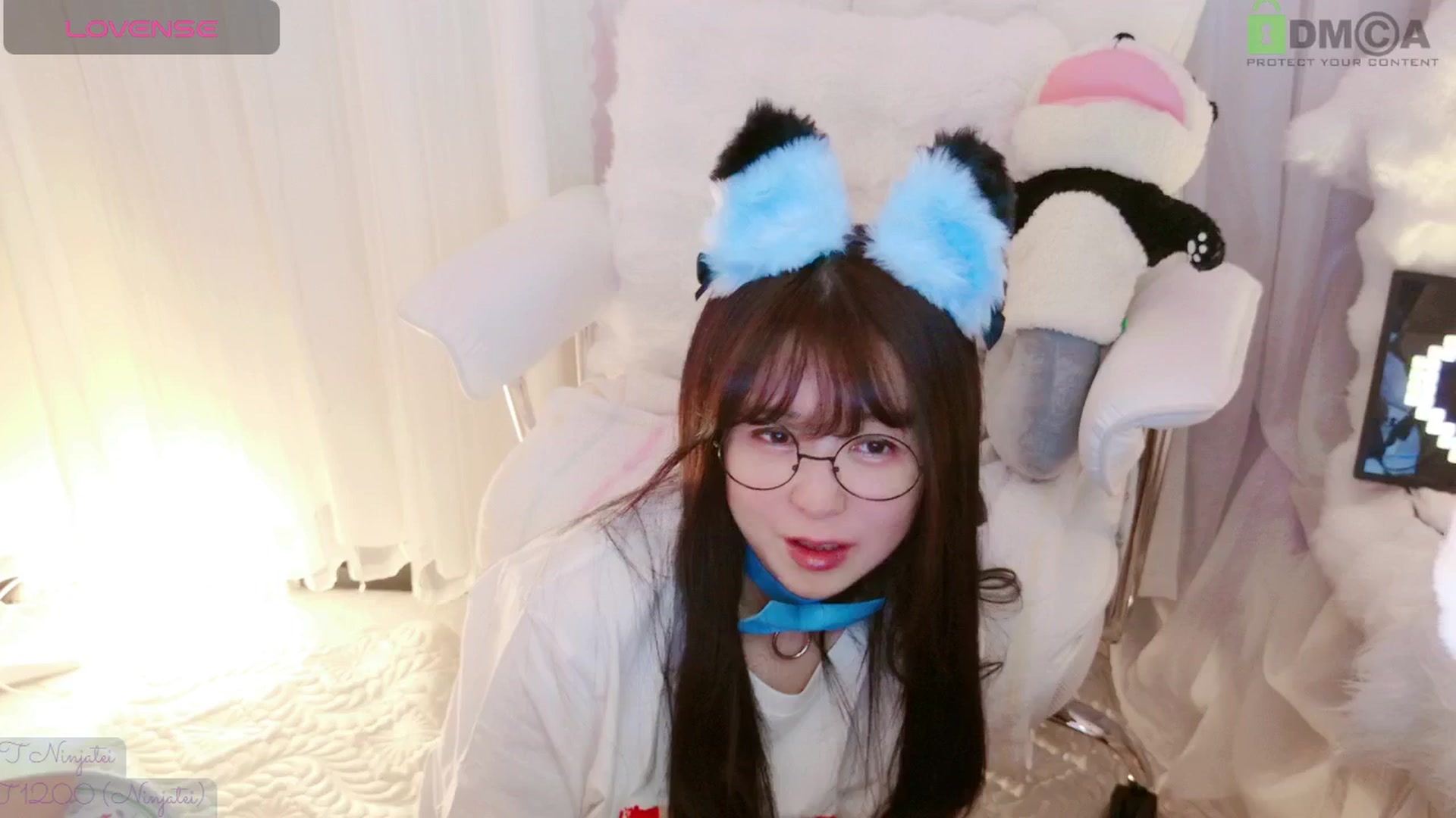 Gallery image thumbnail from meowtheworld's myfreecams stream on, 08/10/2025, 05:02 image 10 of 20