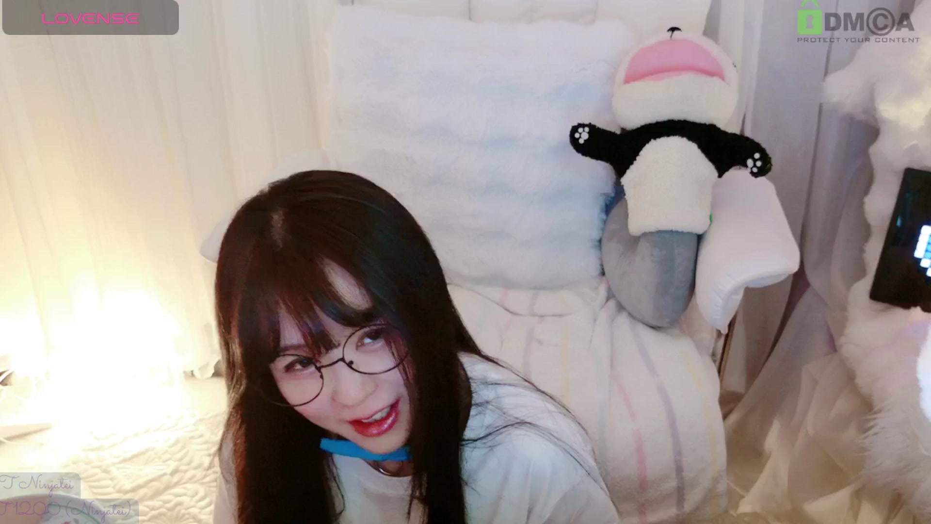Gallery image thumbnail from meowtheworld's myfreecams stream on, 08/10/2025, 05:02 image 6 of 20
