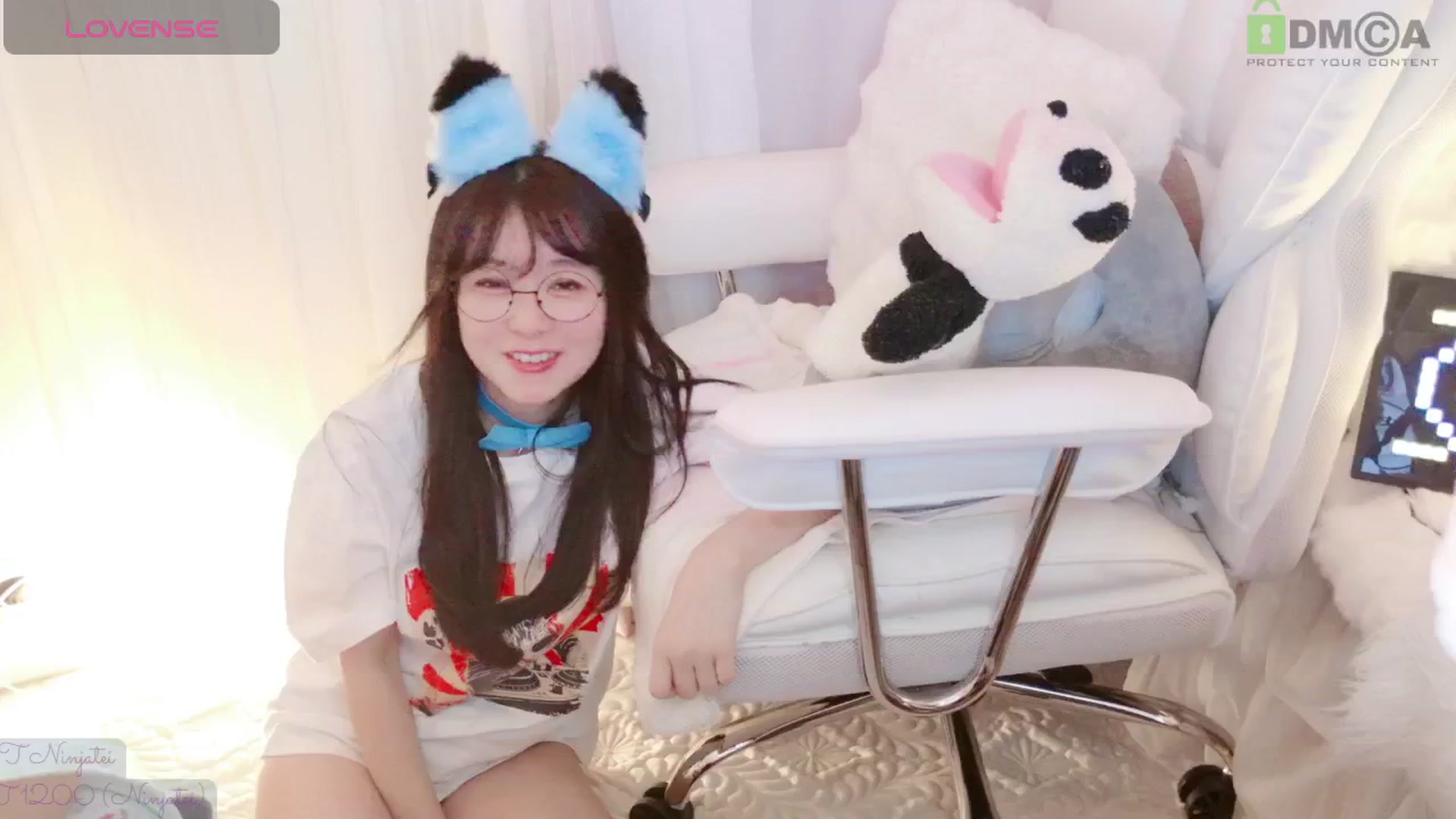 Gallery image thumbnail from meowtheworld's myfreecams stream on, 08/10/2025, 05:02 image 14 of 20