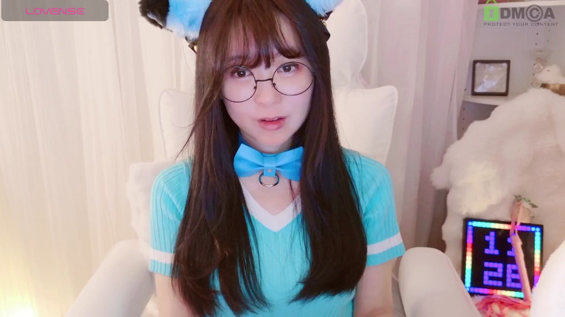Gallery image thumbnail from meowtheworld's myfreecams stream on, 08/10/2025, 08:12 image 10 of 20