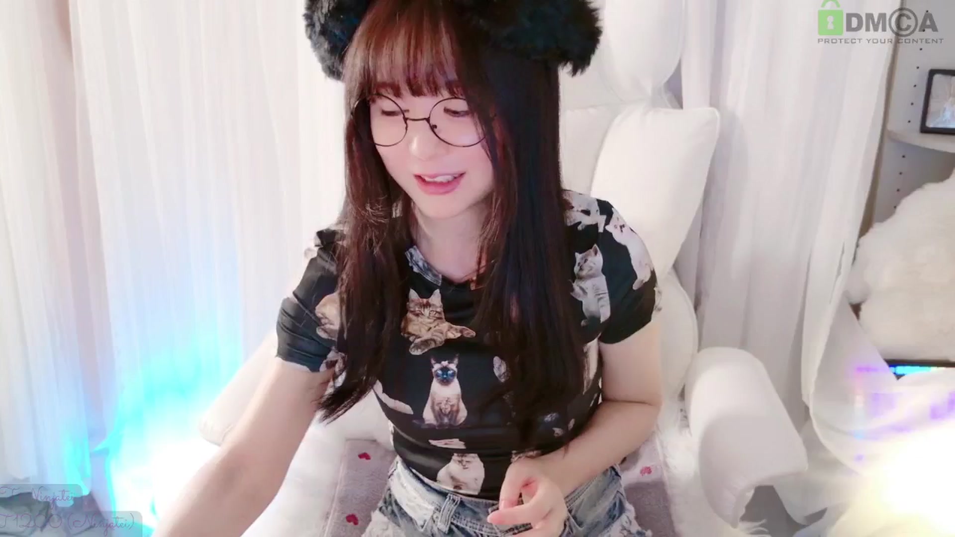 Gallery image thumbnail from meowtheworld's myfreecams stream on, 08/17/2025, 05:45 image 14 of 20