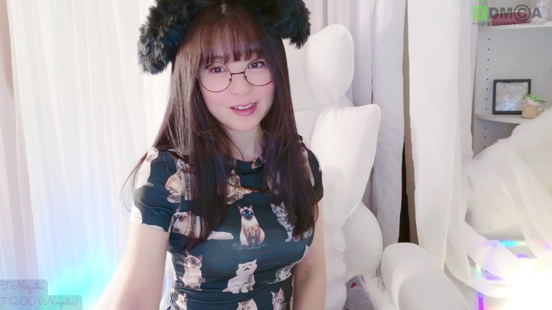 Gallery image thumbnail from meowtheworld's myfreecams stream on, 08/17/2025, 05:45 image 2 of 20
