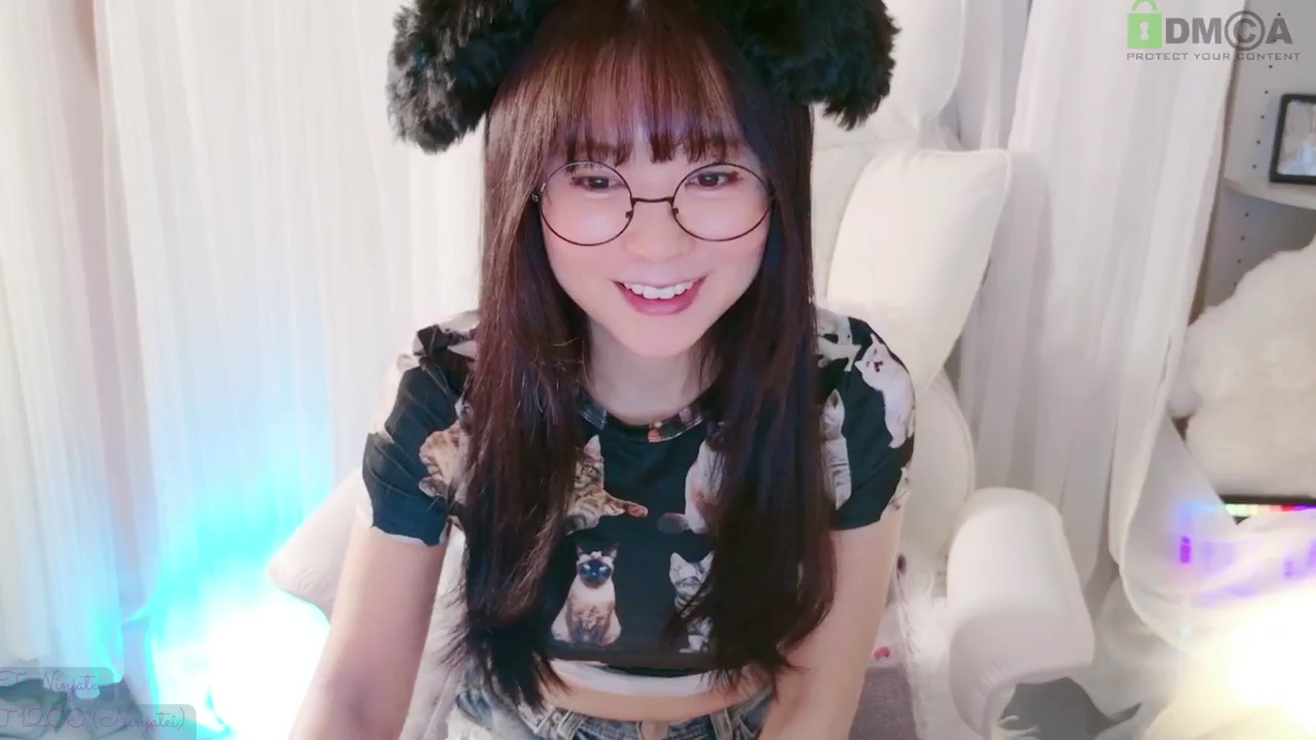 Gallery image thumbnail from meowtheworld's myfreecams stream on, 08/17/2025, 05:45 image 15 of 20