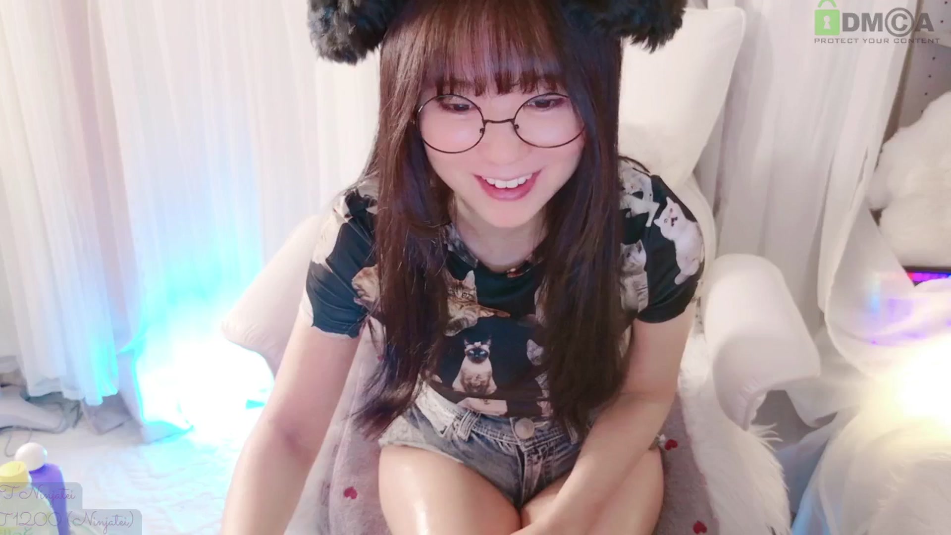 Gallery image thumbnail from meowtheworld's myfreecams stream on, 08/17/2025, 05:45 image 13 of 20