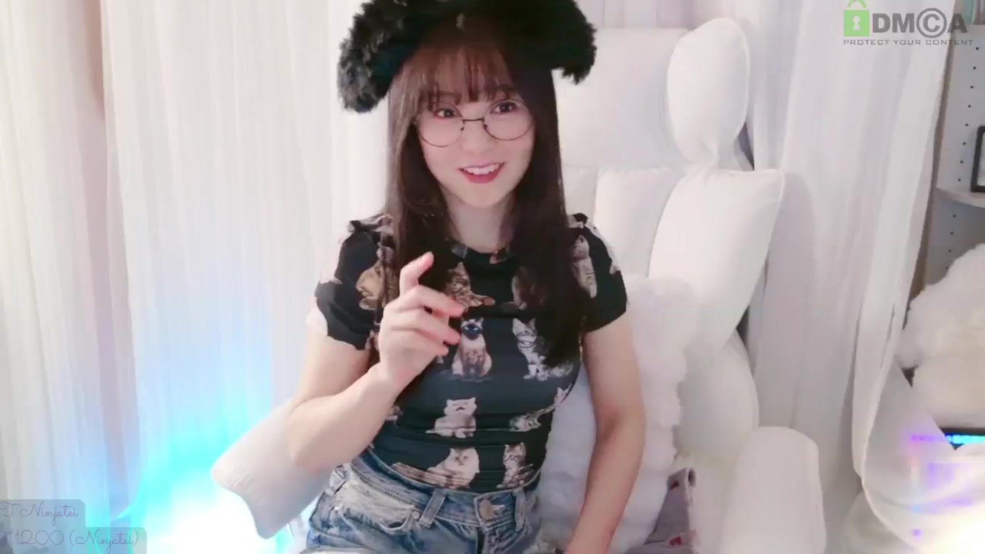 Gallery image thumbnail from meowtheworld's myfreecams stream on, 08/17/2025, 05:45 image 8 of 20