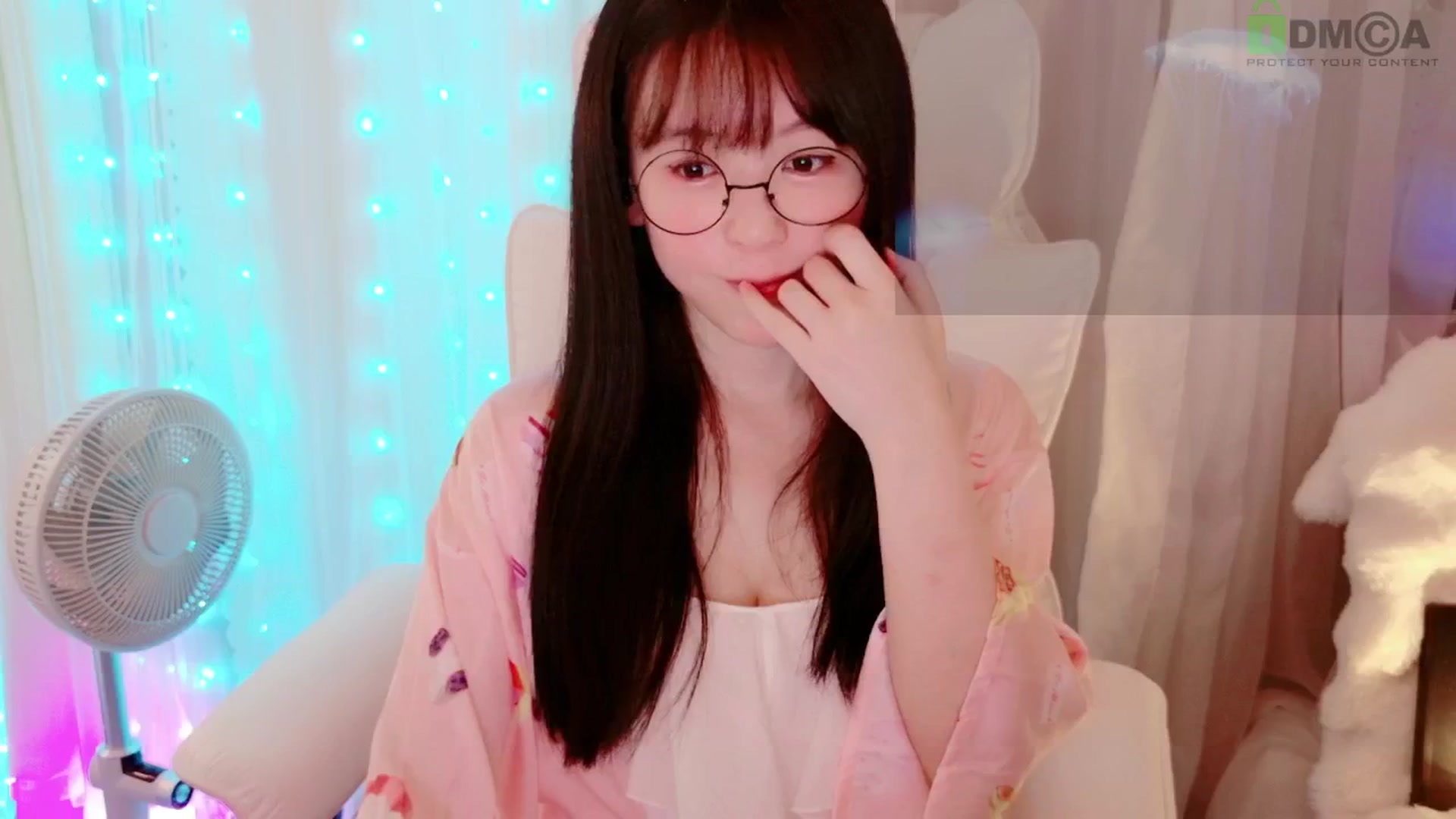 Gallery image thumbnail from meowtheworld's myfreecams stream on, 08/23/2025, 05:13 image 4 of 20
