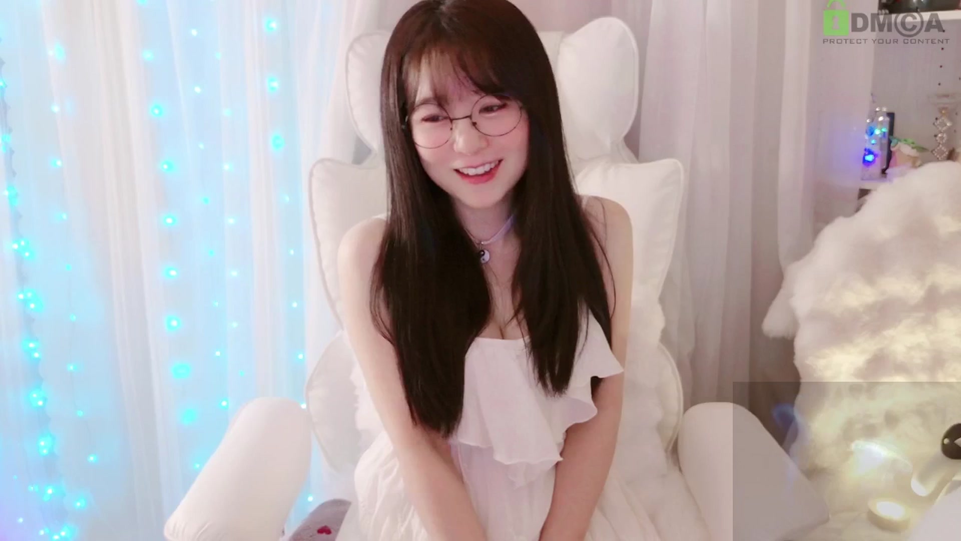Gallery image thumbnail from meowtheworld's myfreecams stream on, 08/23/2025, 05:13 image 19 of 20