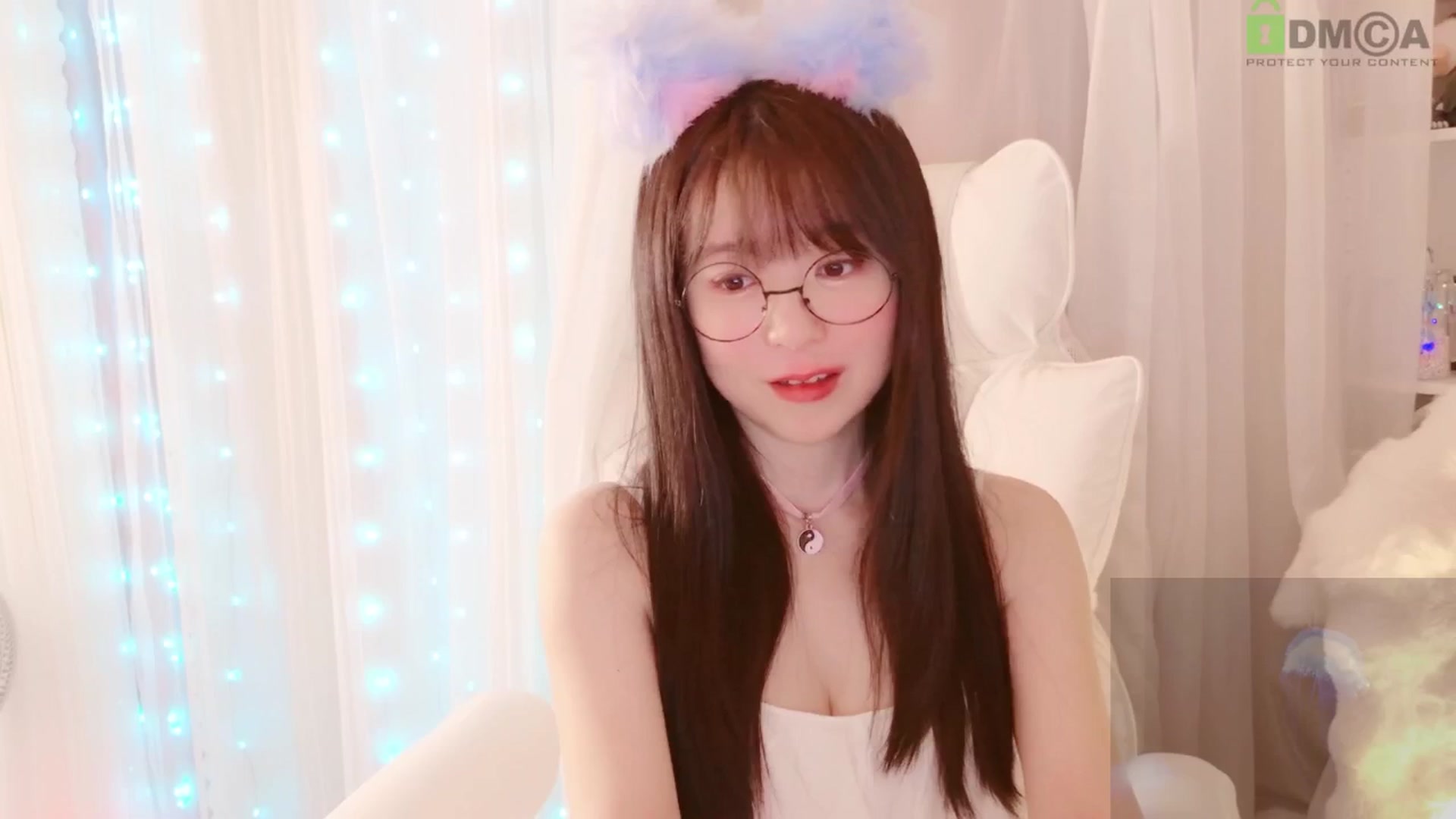 Gallery image thumbnail from meowtheworld's myfreecams stream on, 08/23/2025, 07:00 image 5 of 20