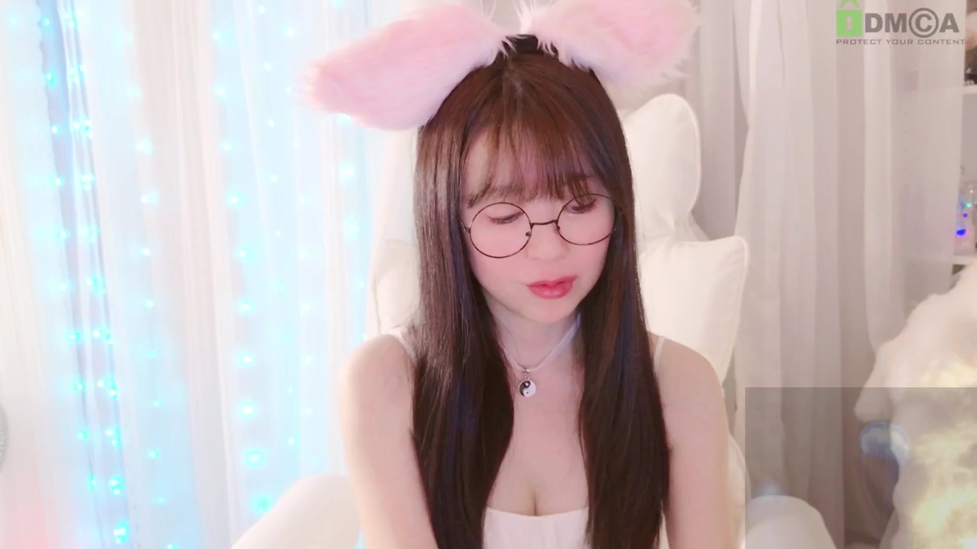 Gallery image thumbnail from meowtheworld's myfreecams stream on, 08/23/2025, 07:00 image 4 of 20