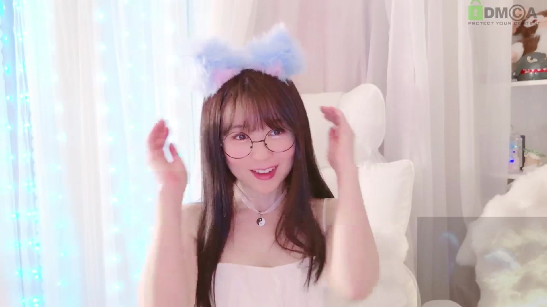 Gallery image thumbnail from meowtheworld's myfreecams stream on, 08/23/2025, 07:00 image 10 of 20