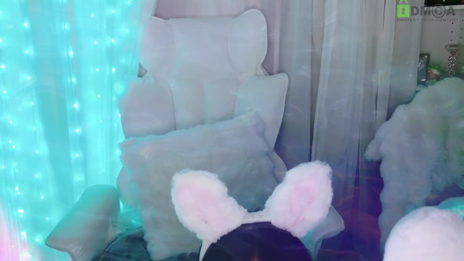 Gallery image thumbnail from meowtheworld's myfreecams stream on, 08/23/2025, 09:53 image 14 of 20