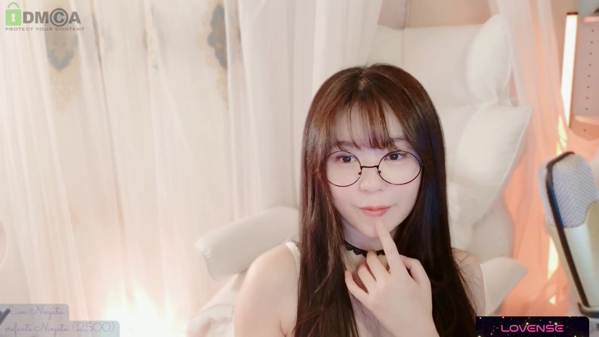 Gallery image thumbnail from meowtheworld's myfreecams stream on, 09/27/2025, 06:07 image 9 of 20