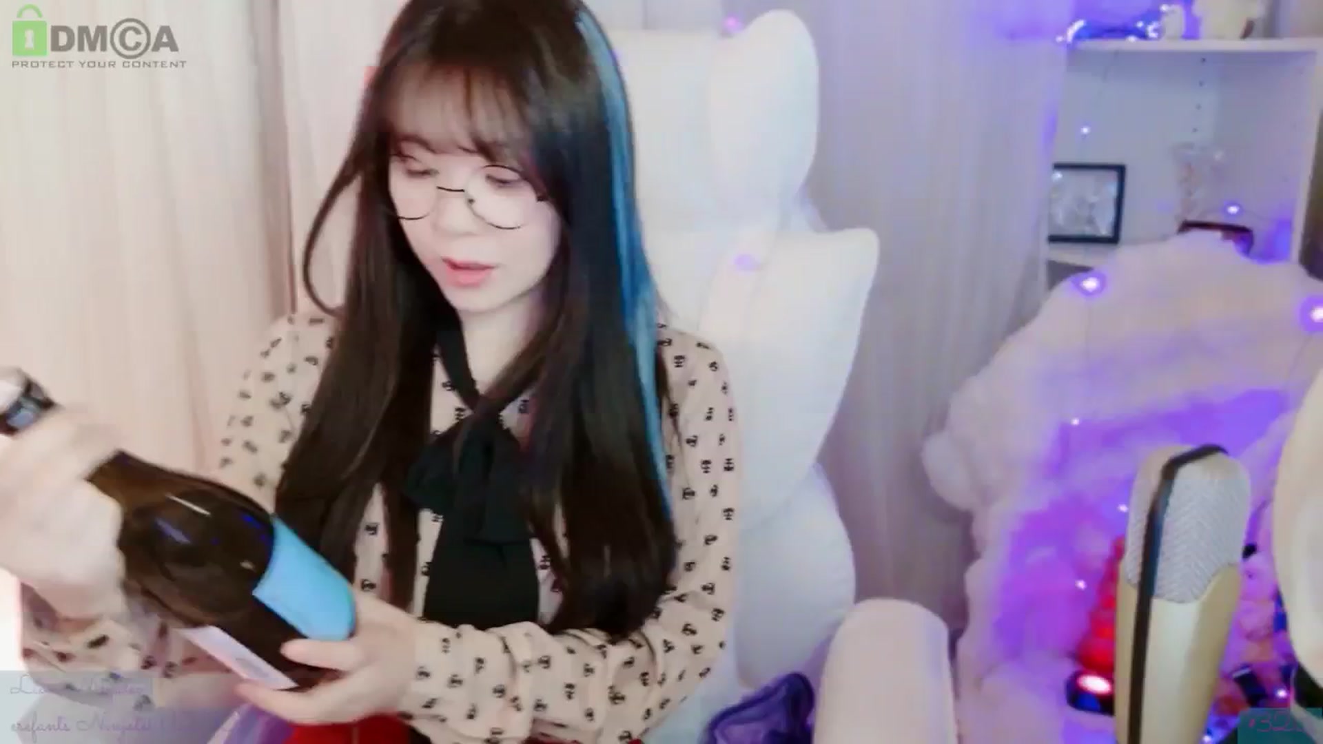 Gallery image thumbnail from meowtheworld's myfreecams stream on, 10/04/2025, 07:30 image 15 of 20