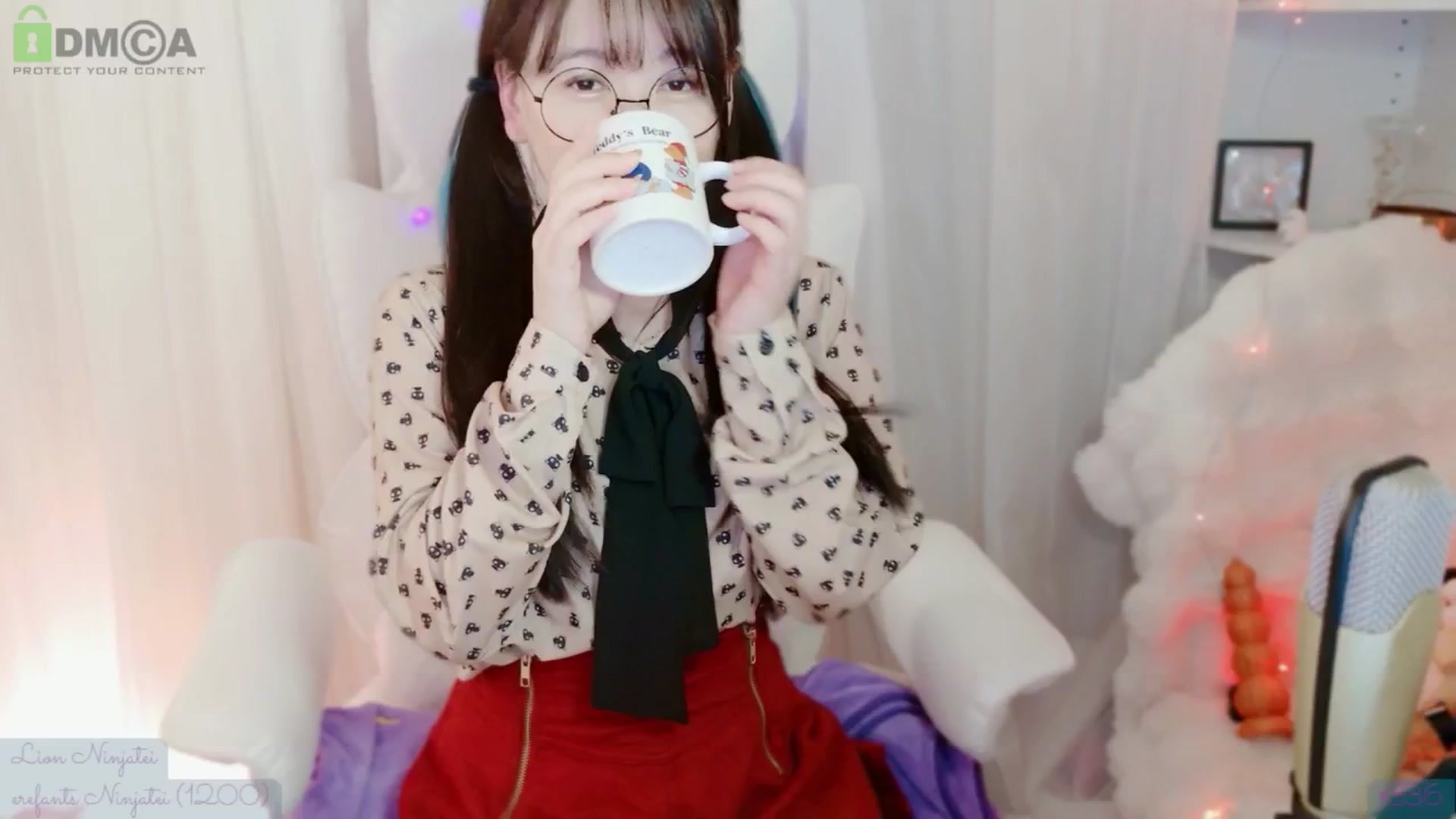 Gallery image thumbnail from meowtheworld's myfreecams stream on, 10/04/2025, 07:30 image 2 of 20