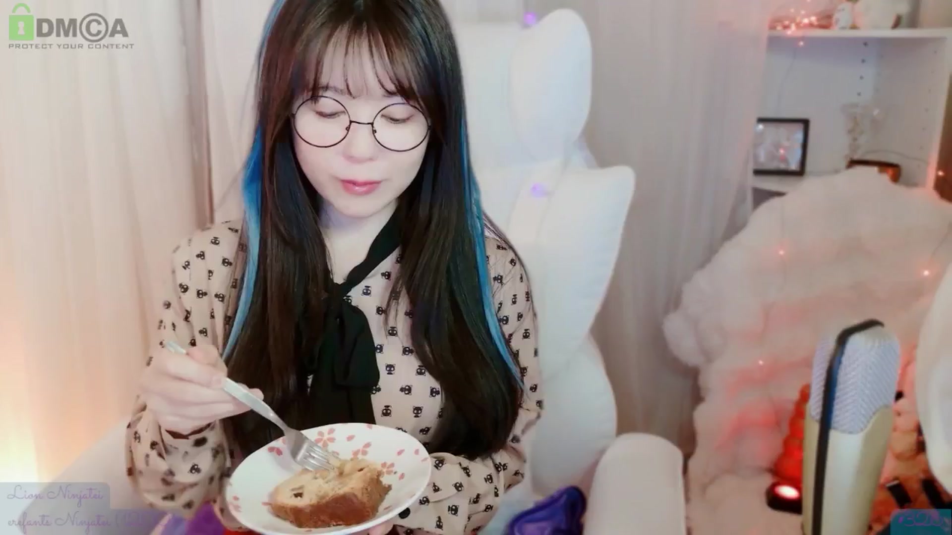 Gallery image thumbnail from meowtheworld's myfreecams stream on, 10/04/2025, 07:30 image 14 of 20