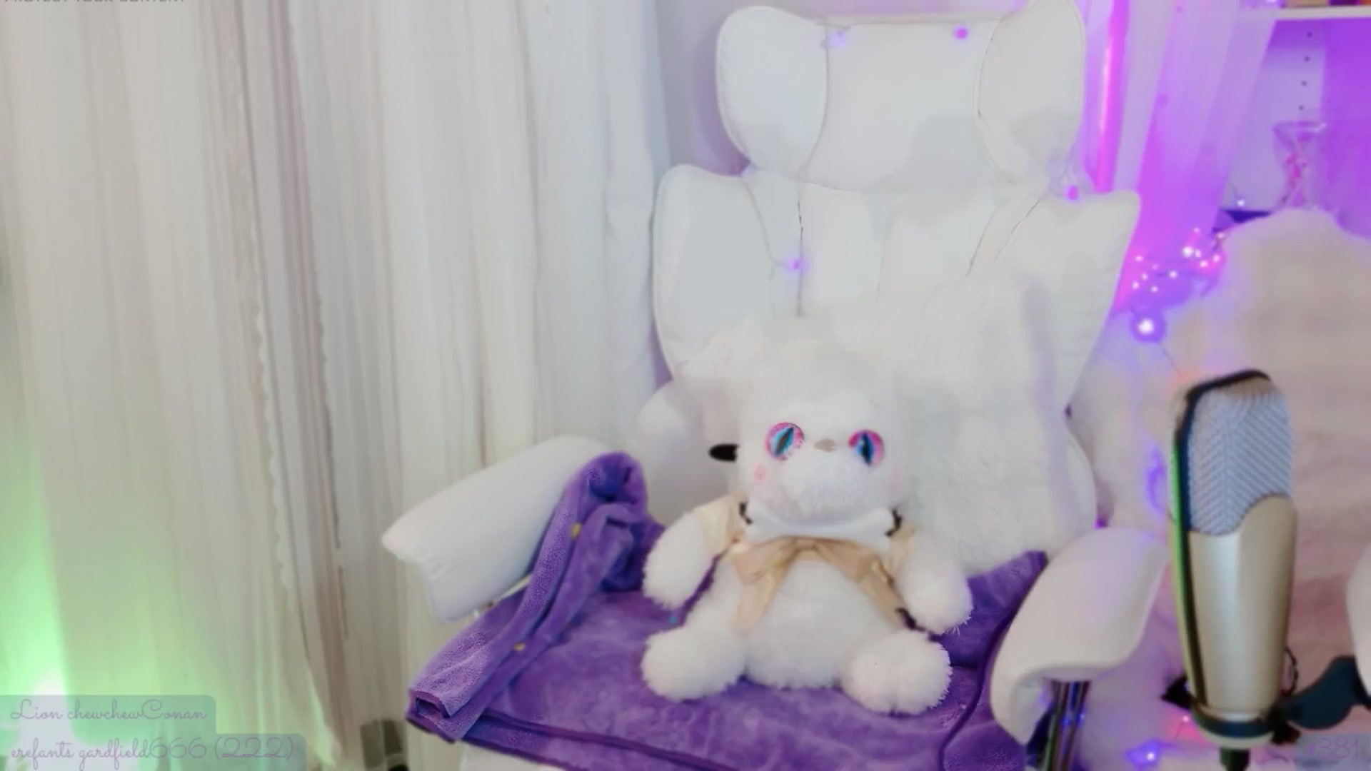 Gallery image thumbnail from meowtheworld's myfreecams stream on, 10/18/2025, 06:41 image 10 of 20