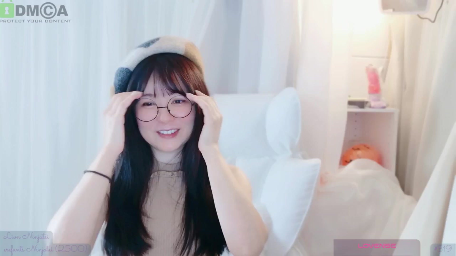 Gallery image thumbnail from meowtheworld's myfreecams stream on, 11/10/2025, 06:28 image 9 of 20