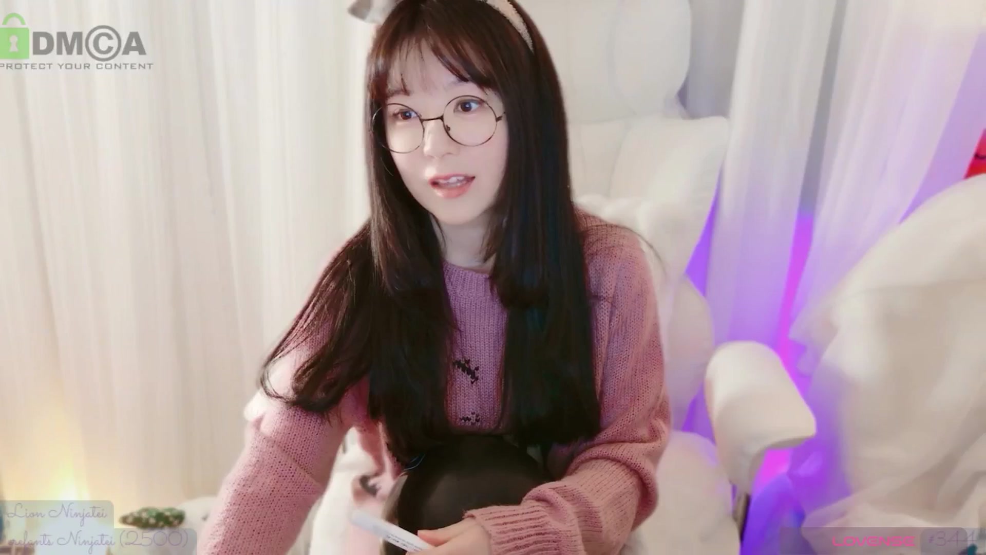 Gallery image thumbnail from meowtheworld's myfreecams stream on, 11/15/2025, 08:02 image 13 of 20