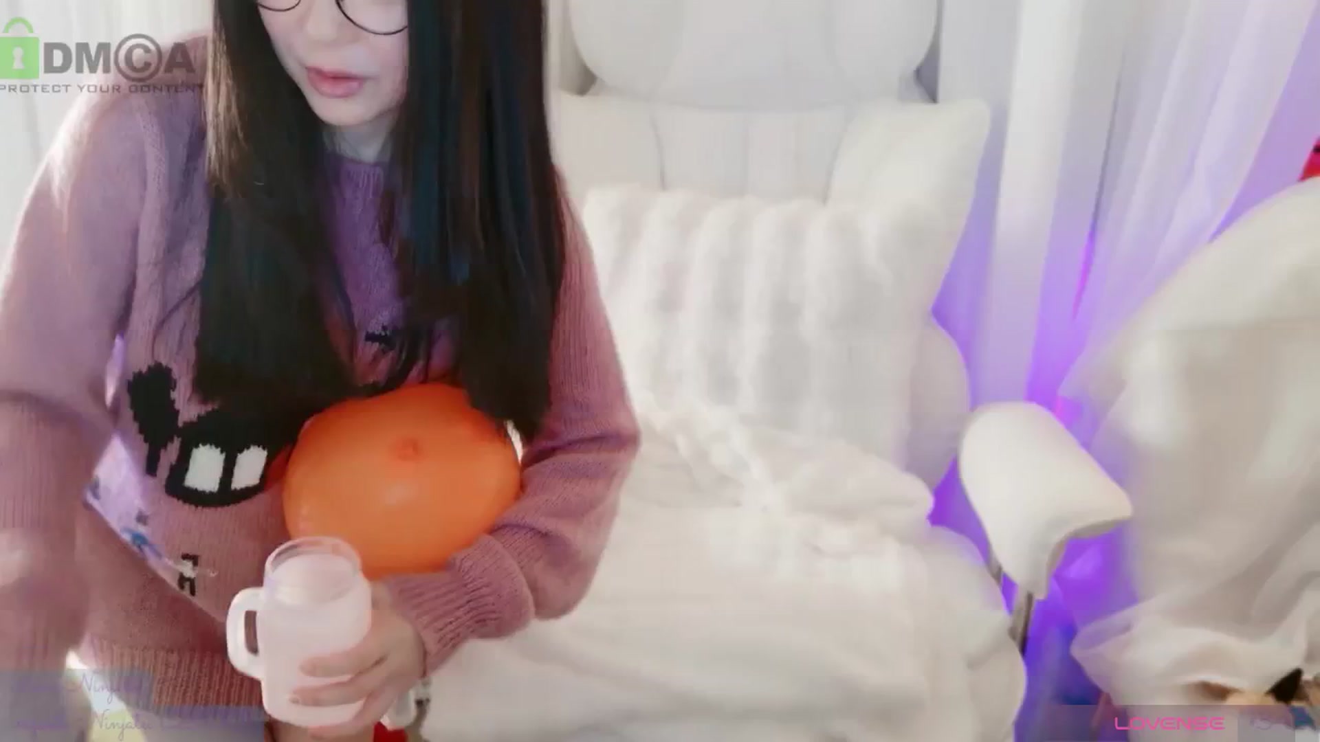 Gallery image thumbnail from meowtheworld's myfreecams stream on, 11/15/2025, 08:02 image 6 of 20
