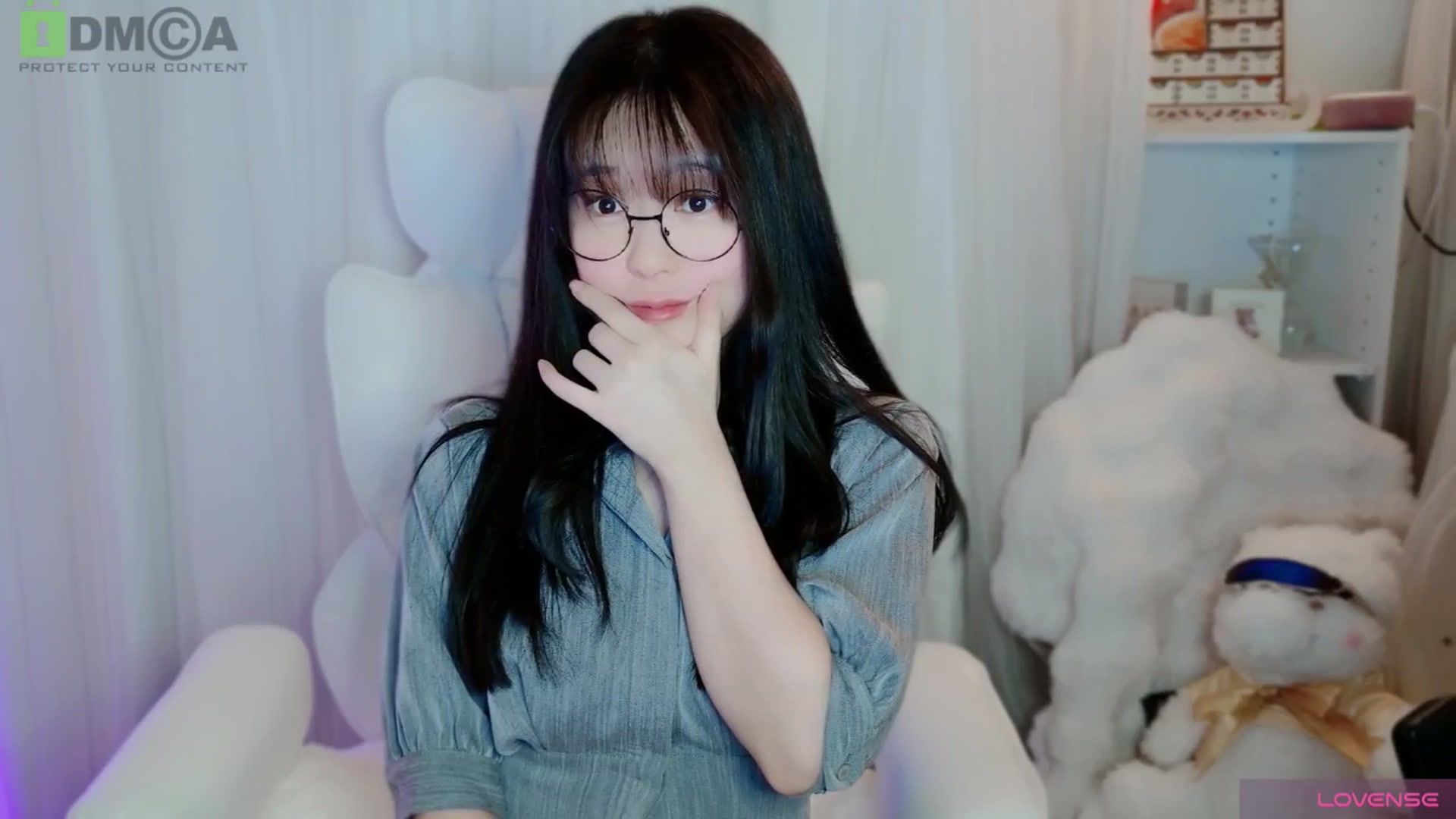 Gallery image thumbnail from meowtheworld's myfreecams stream on, 01/11/2026, 10:01 image 10 of 20