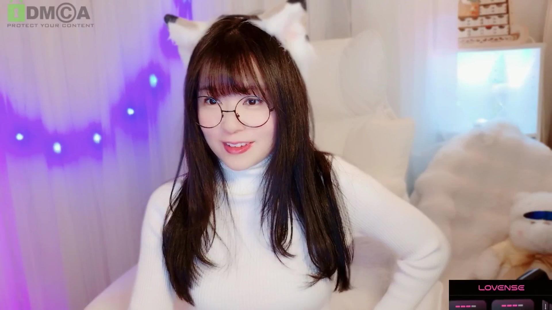 Gallery image thumbnail from meowtheworld's myfreecams stream on, 01/17/2026, 06:32 image 10 of 20