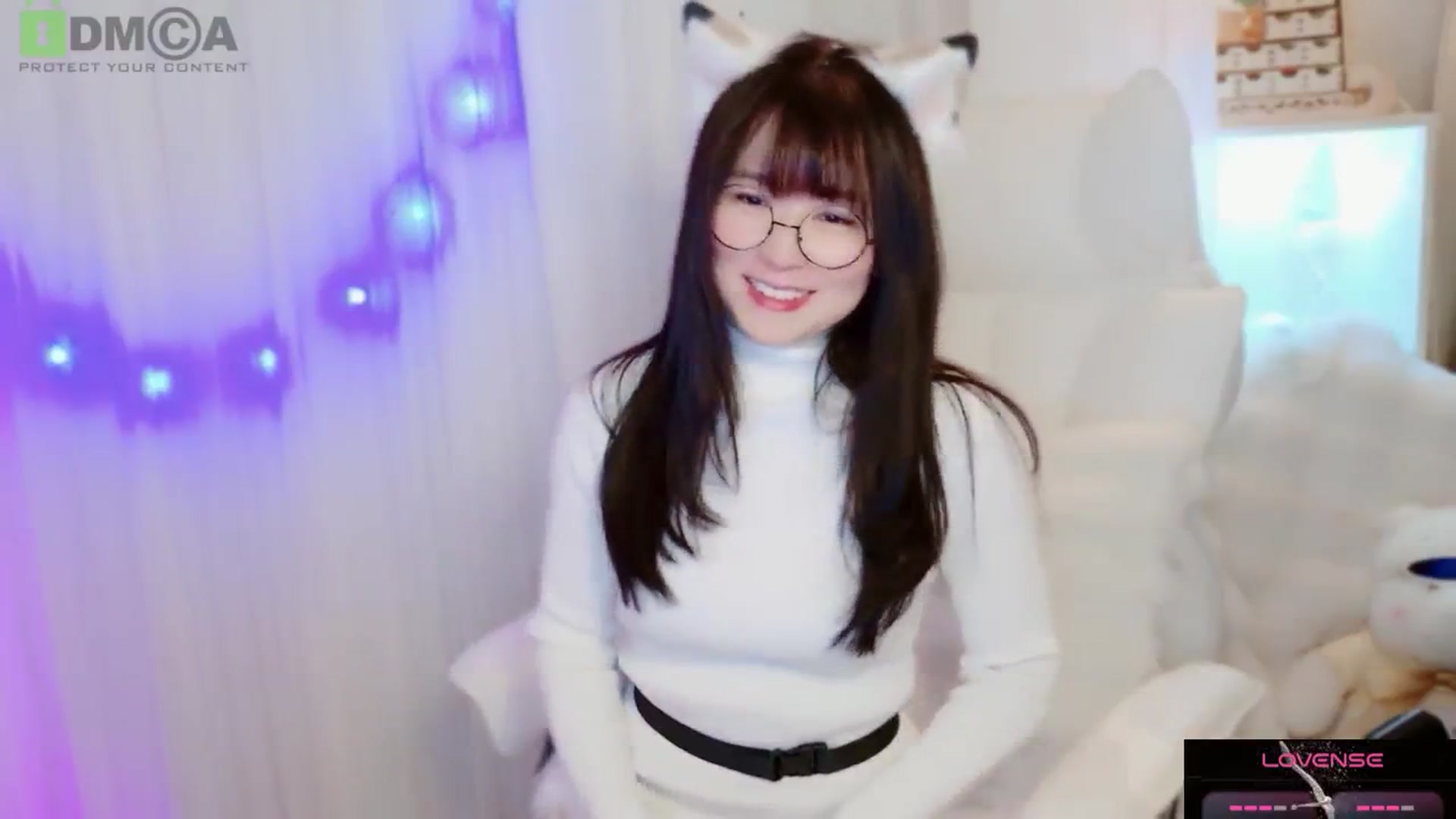 Gallery image thumbnail from meowtheworld's myfreecams stream on, 01/17/2026, 06:32 image 11 of 20