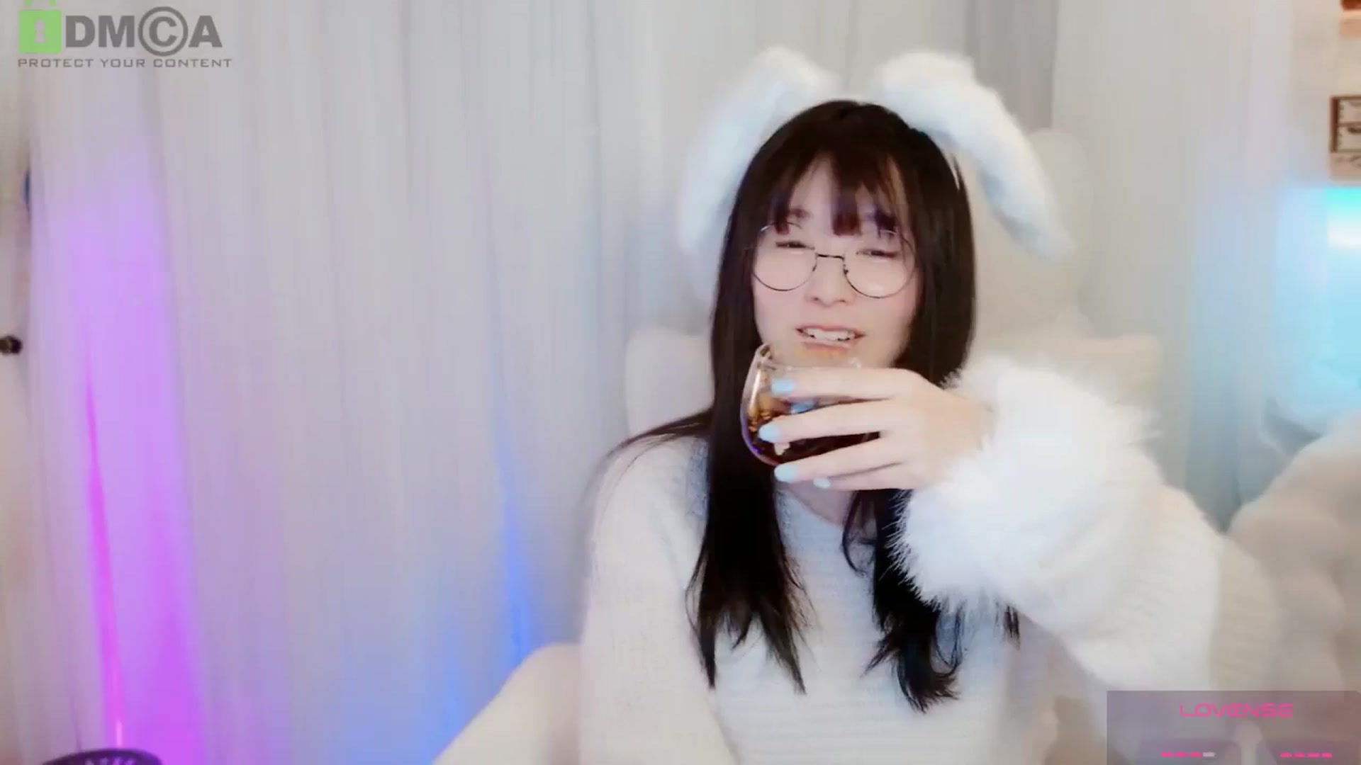 Gallery image thumbnail from meowtheworld's myfreecams stream on, 01/18/2026, 06:36 image 7 of 20