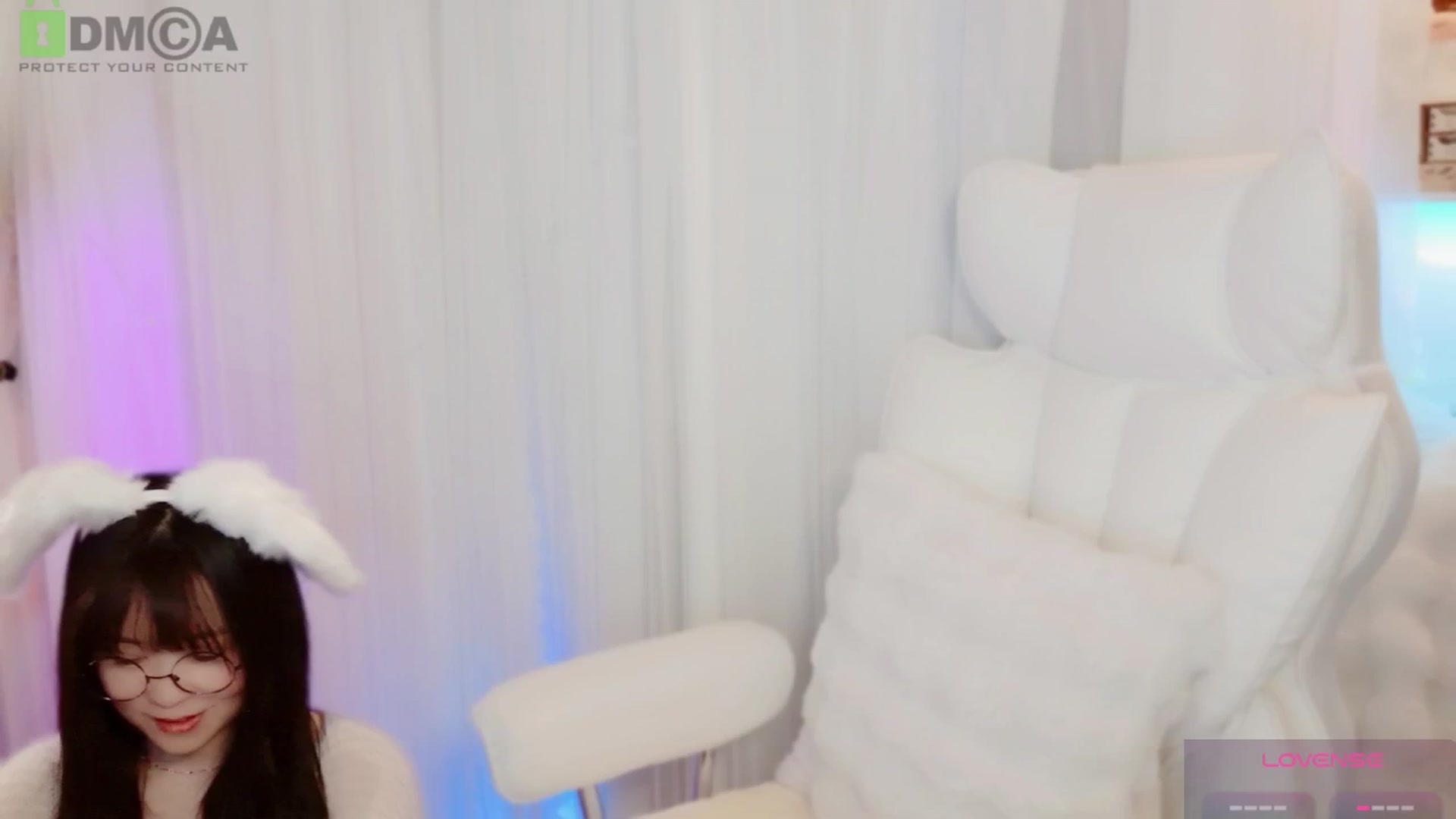 Gallery image thumbnail from meowtheworld's myfreecams stream on, 01/18/2026, 06:36 image 4 of 20