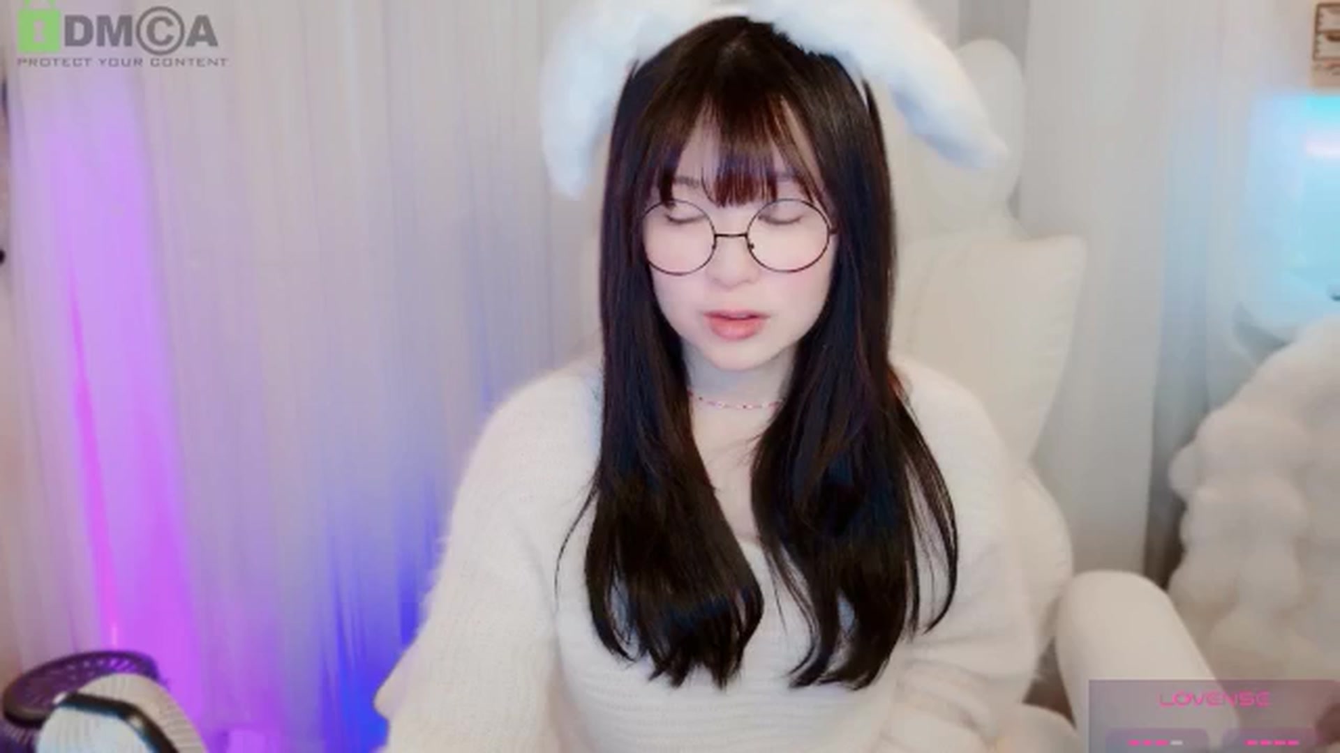 Gallery image thumbnail from meowtheworld's myfreecams stream on, 01/18/2026, 06:36 image 17 of 20