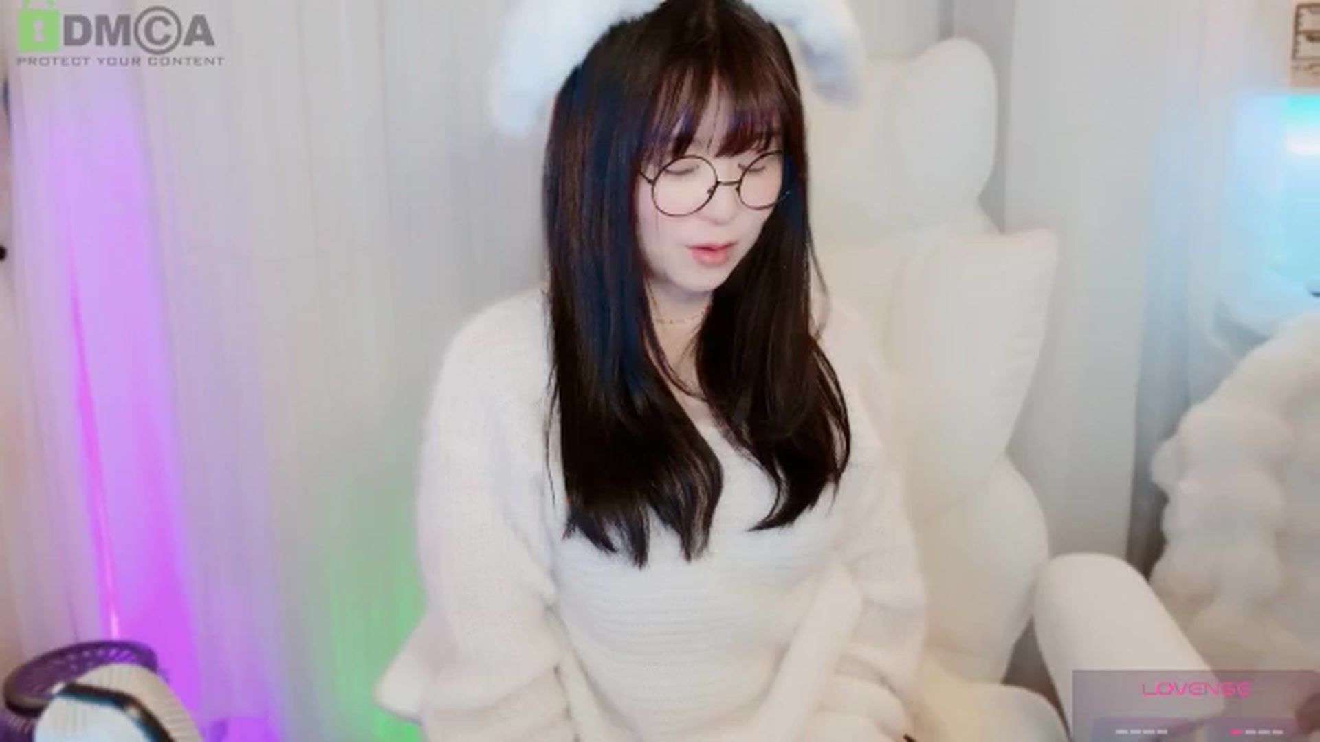 Gallery image thumbnail from meowtheworld's myfreecams stream on, 01/18/2026, 06:36 image 16 of 20
