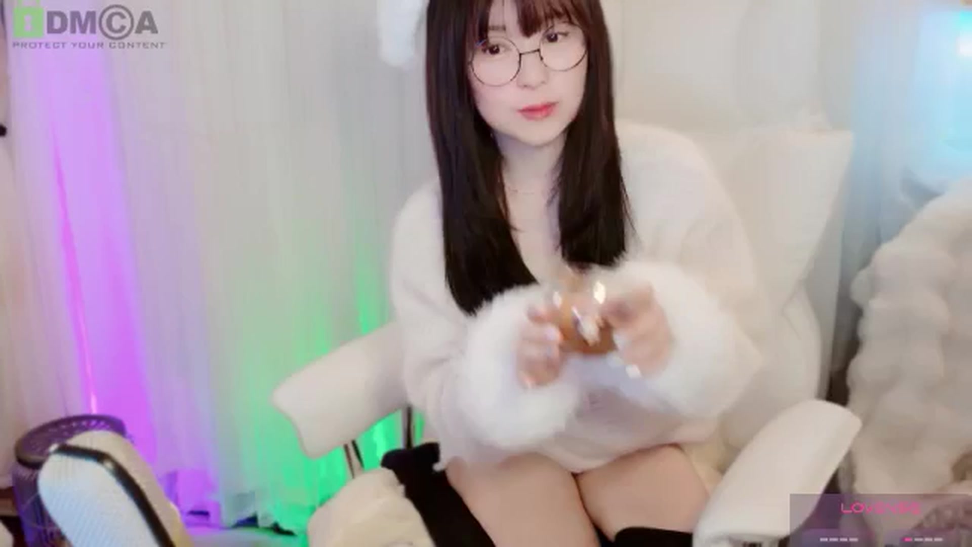 Gallery image thumbnail from meowtheworld's myfreecams stream on, 01/18/2026, 06:36 image 11 of 20