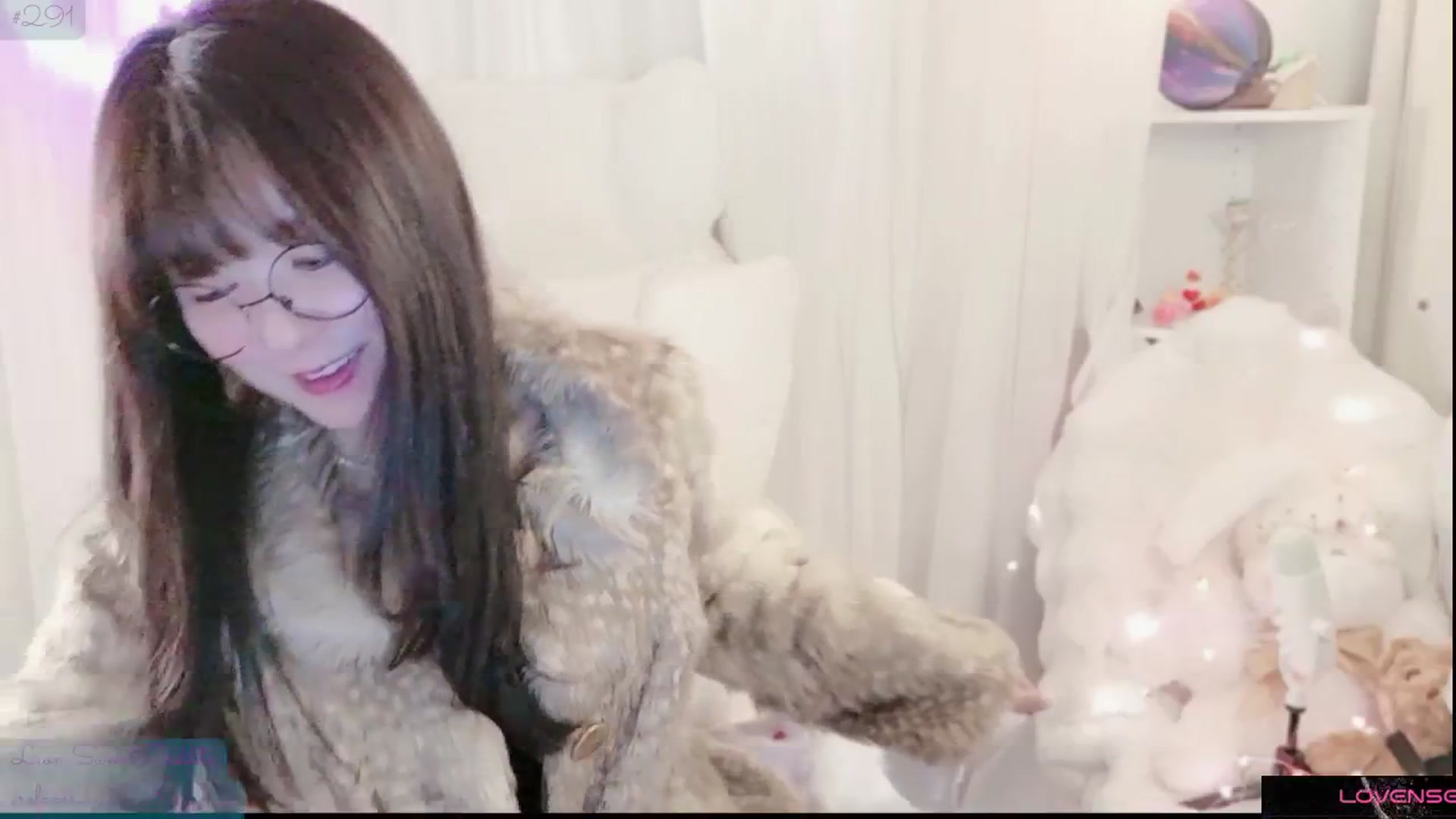 Gallery image thumbnail from meowtheworld's myfreecams stream on, 02/15/2026, 06:09 image 7 of 20