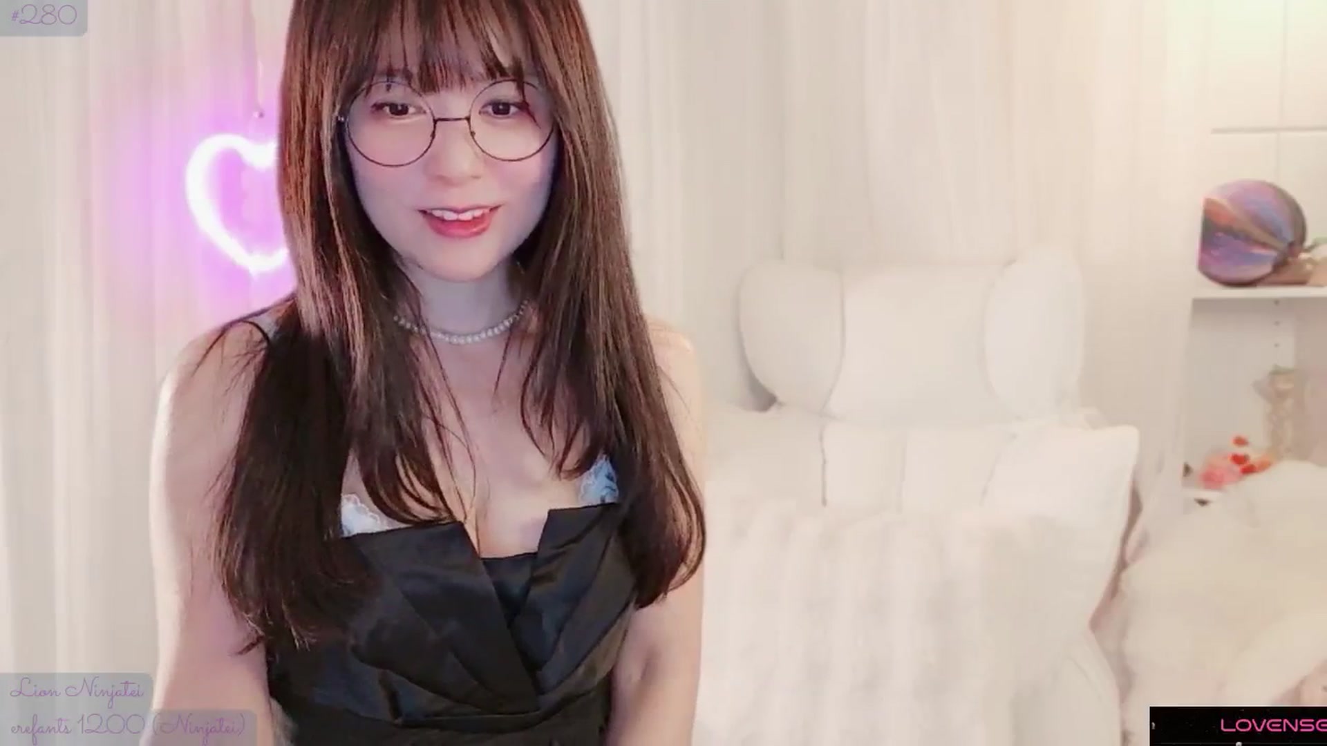 Gallery image thumbnail from meowtheworld's myfreecams stream on, 02/15/2026, 06:09 image 12 of 20