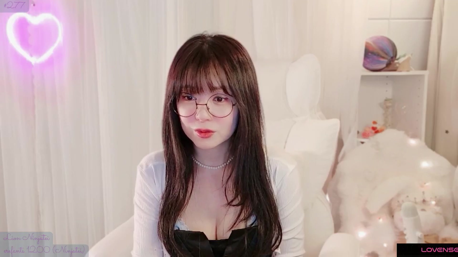Gallery image thumbnail from meowtheworld's myfreecams stream on, 02/15/2026, 06:09 image 16 of 20