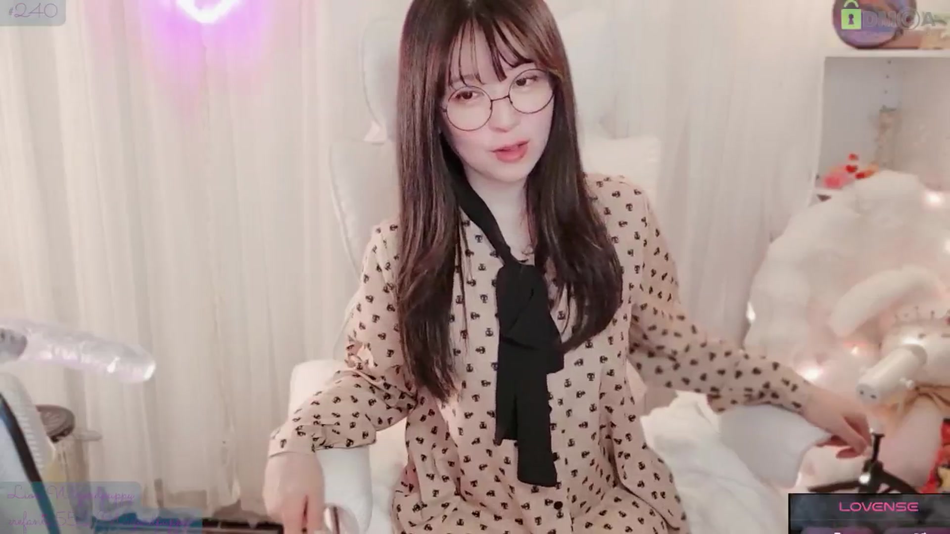 Gallery image thumbnail from meowtheworld's myfreecams stream on, 02/22/2026, 08:38 image 15 of 20
