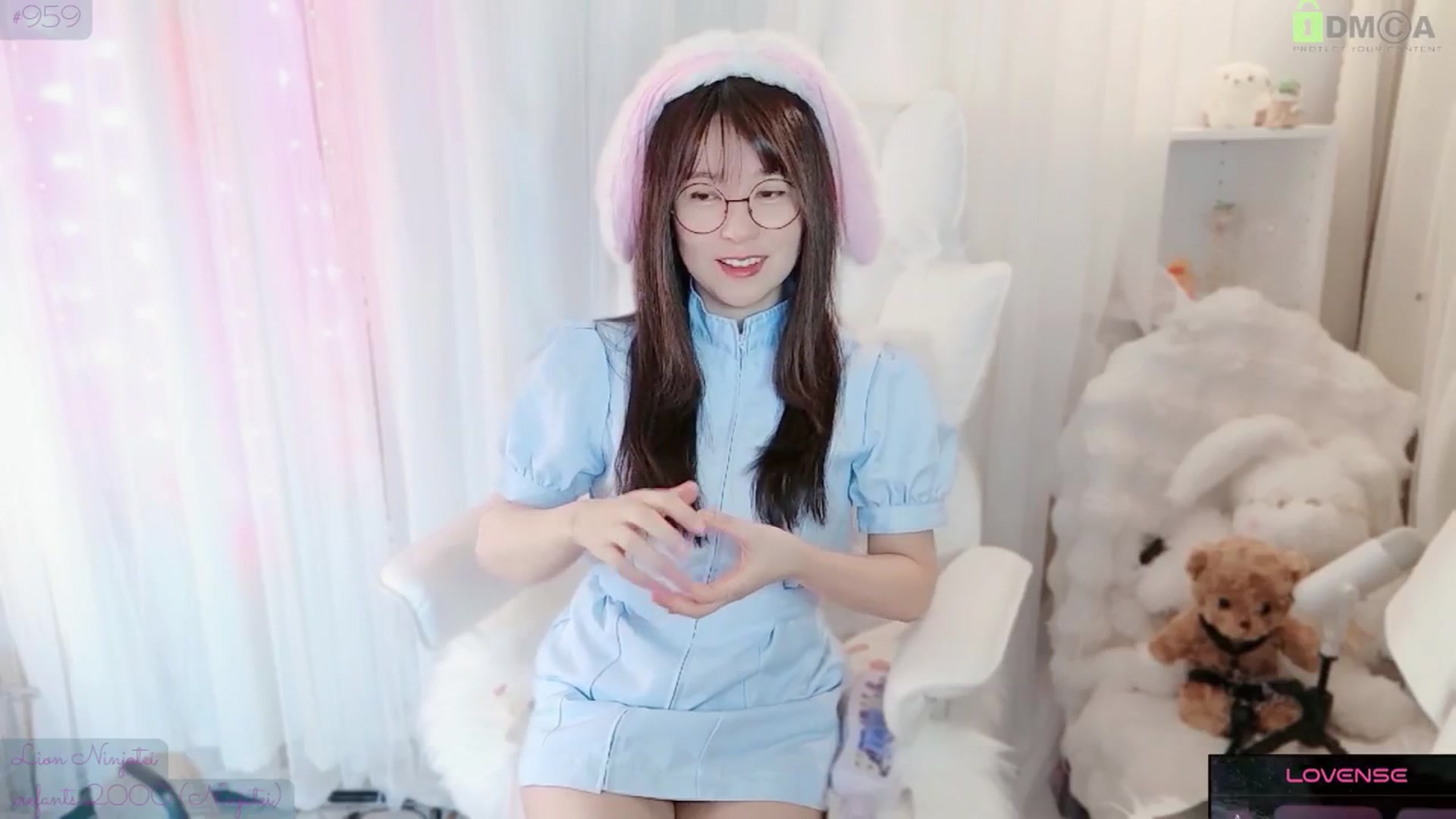 Gallery image thumbnail from meowtheworld's myfreecams stream on, 03/07/2026, 05:54 image 6 of 20