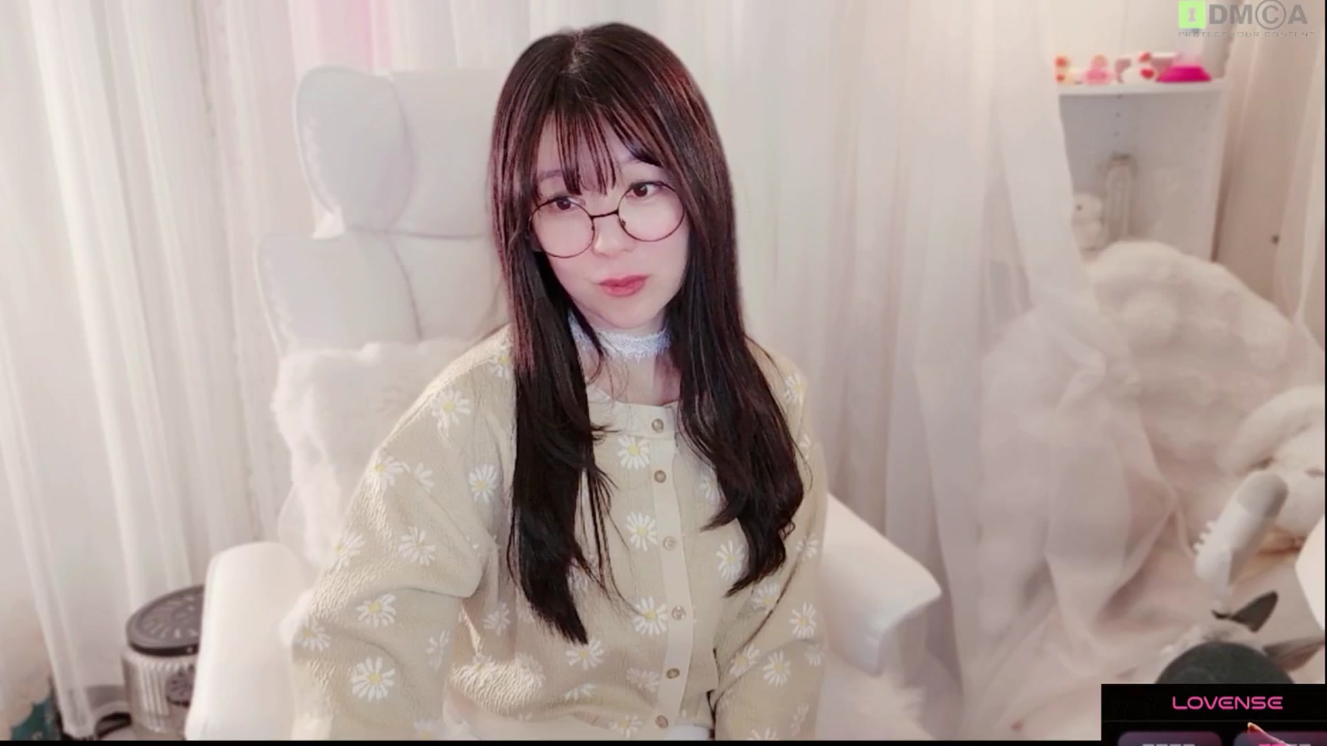 Gallery image thumbnail from meowtheworld's myfreecams stream on, 03/15/2026, 10:35 image 18 of 20