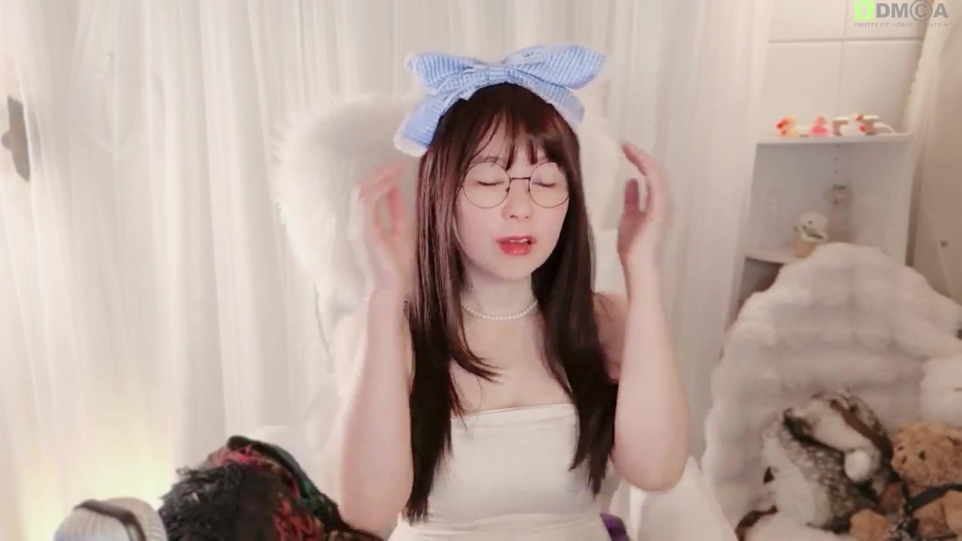 Gallery image thumbnail from meowtheworld's myfreecams stream on, 03/28/2026, 05:13 image 4 of 20