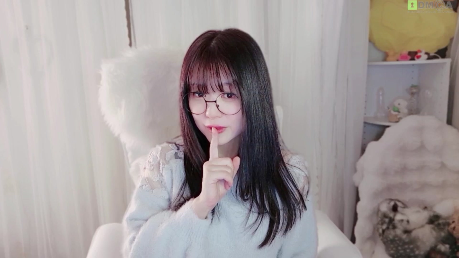 Gallery image thumbnail from meowtheworld's myfreecams stream on, 04/02/2026, 15:40 image 9 of 20