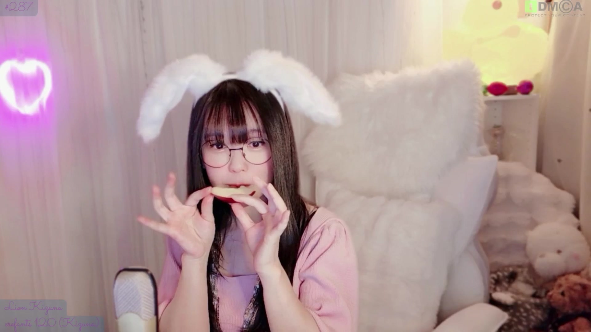 Gallery image thumbnail from meowtheworld's myfreecams stream on, 04/04/2026, 06:33 image 6 of 20