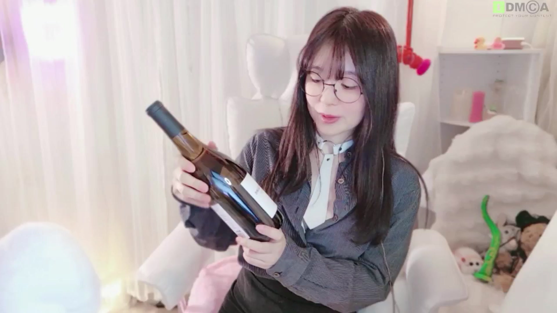 Gallery image thumbnail from meowtheworld's myfreecams stream on, 04/18/2026, 06:10 image 1 of 20