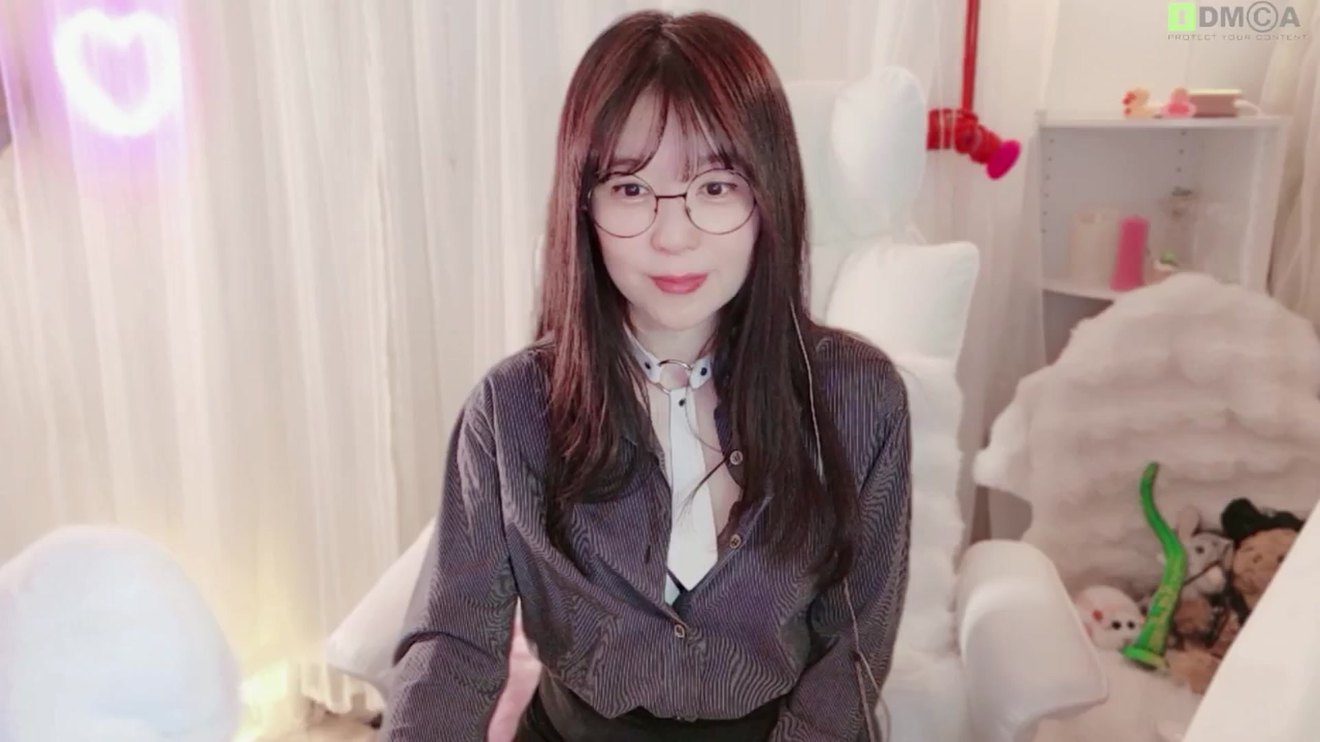 Gallery image thumbnail from meowtheworld's myfreecams stream on, 04/18/2026, 06:10 image 3 of 20