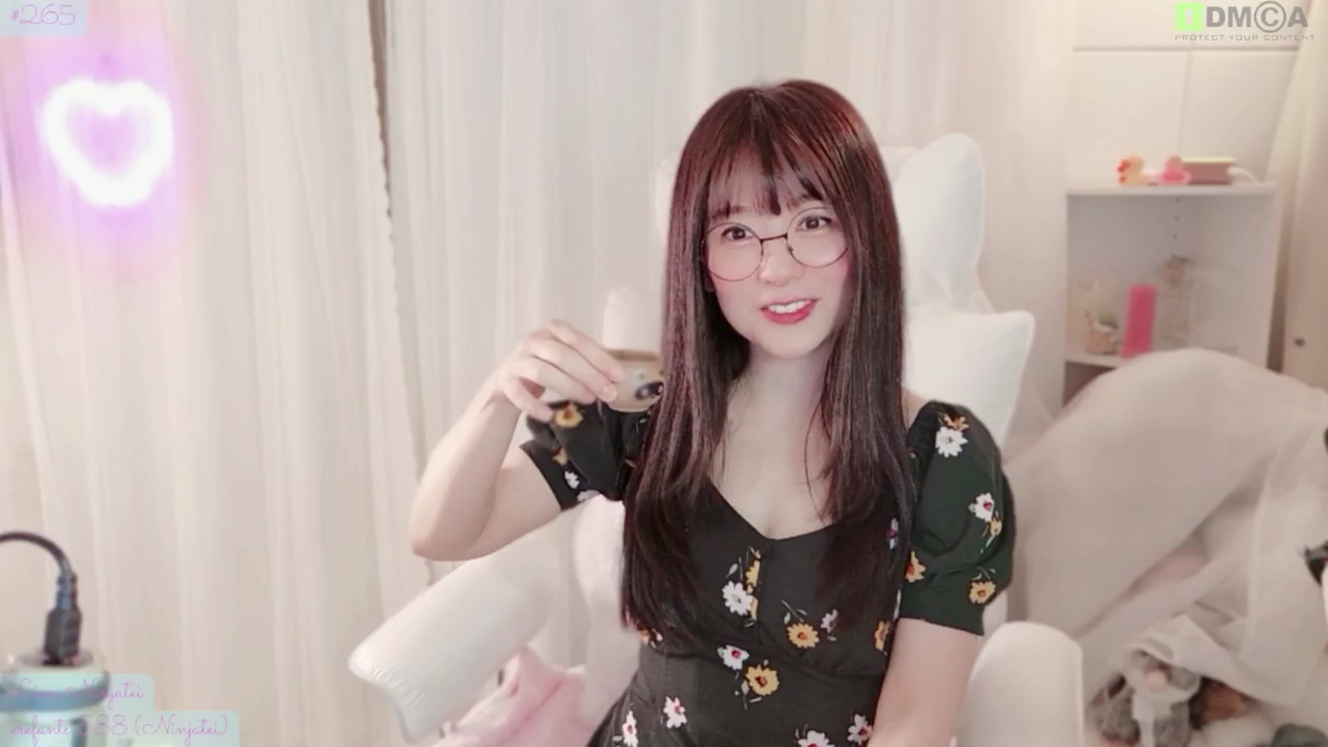 Gallery image thumbnail from meowtheworld's myfreecams stream on, 04/25/2026, 06:14 image 11 of 20